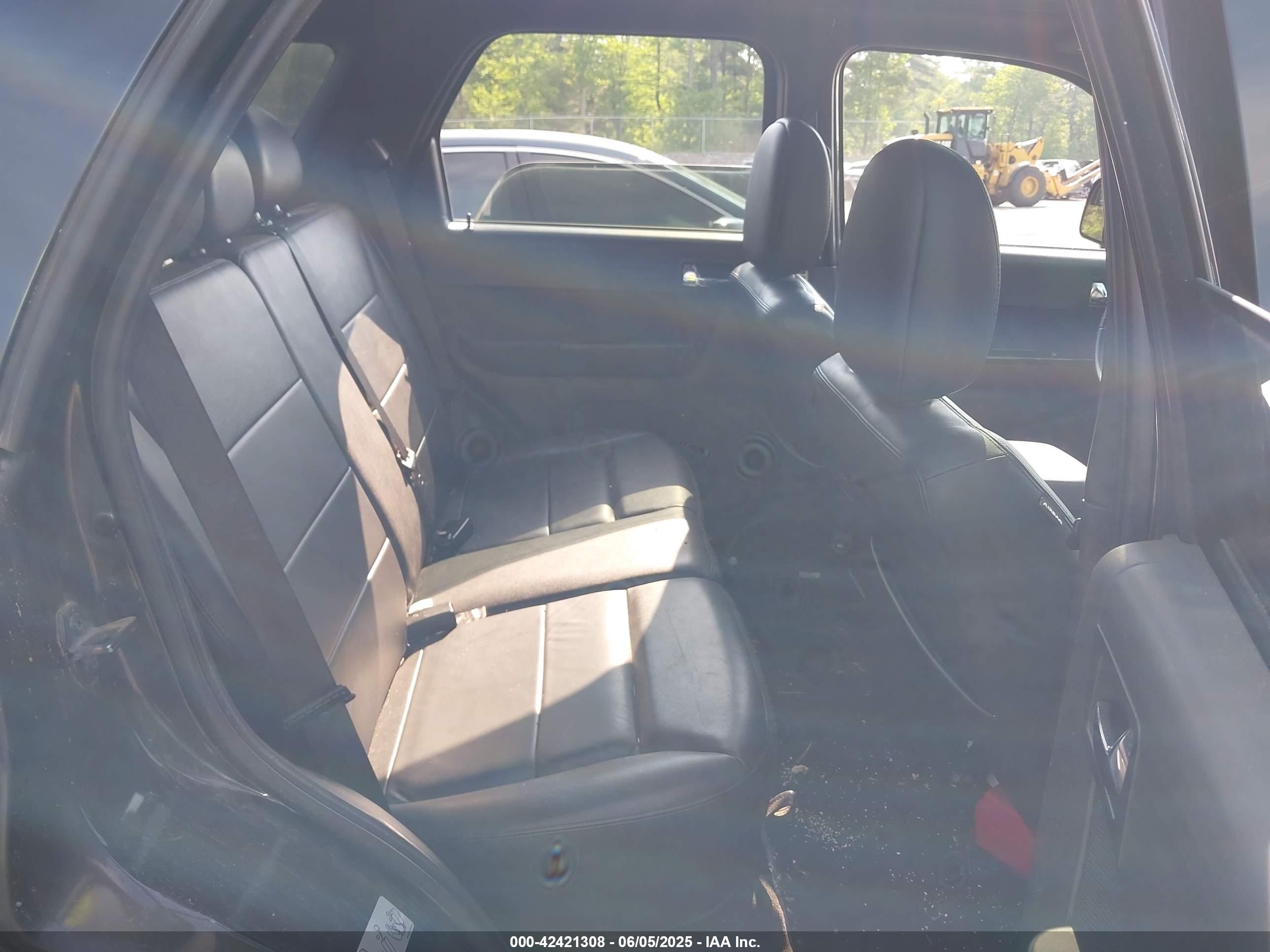 FORD ESCAPE image 8