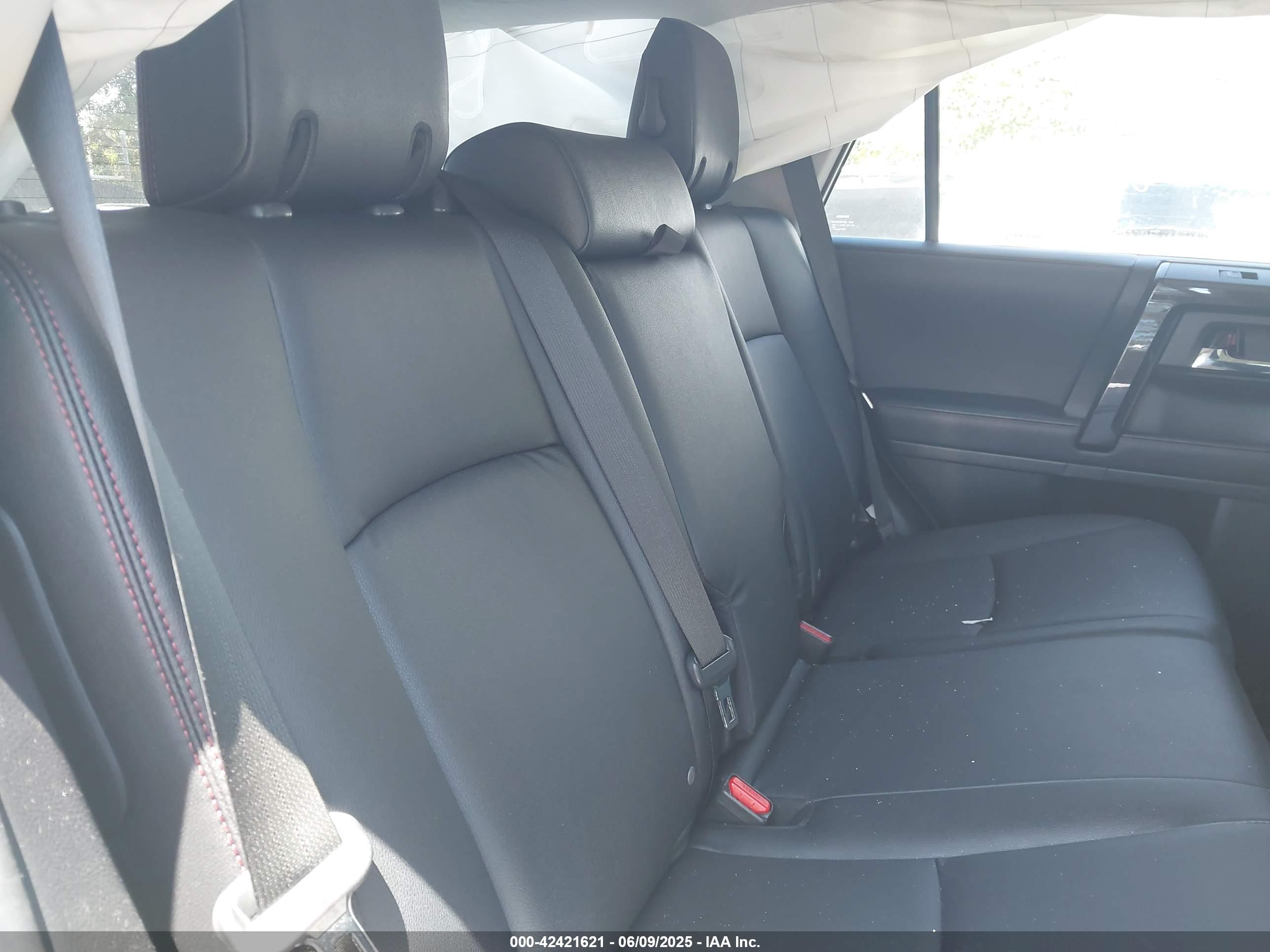 TOYOTA 4RUNNER image 8