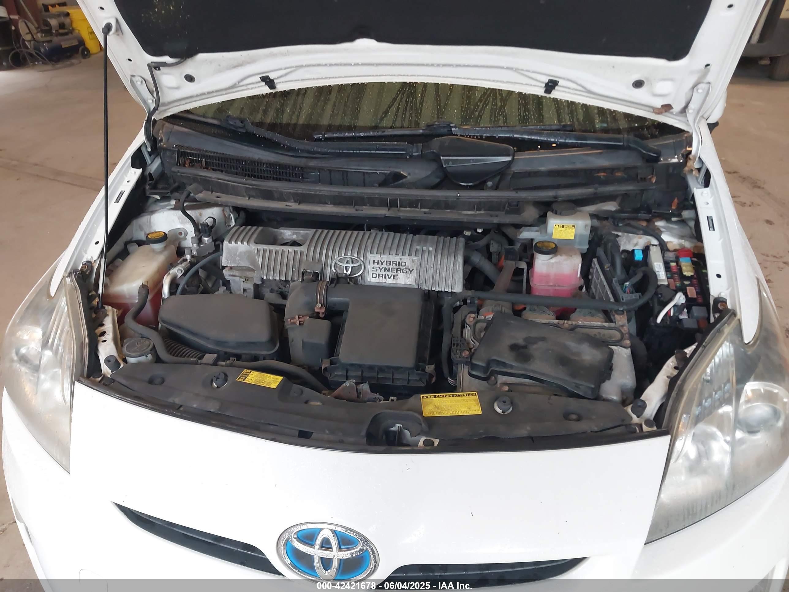 TOYOTA PRIUS image 10