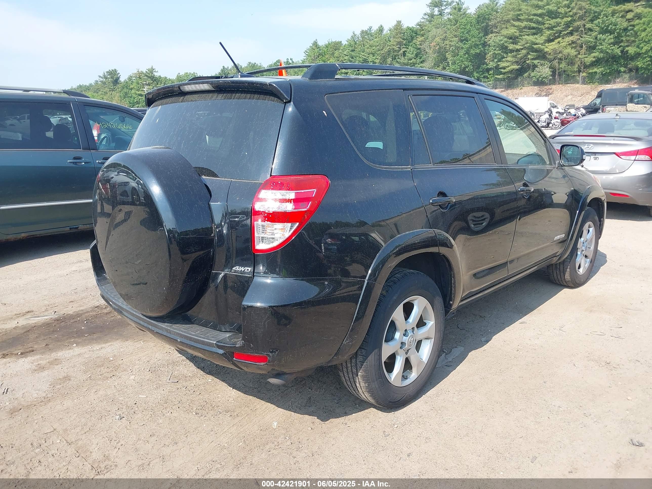 TOYOTA RAV4 image 4