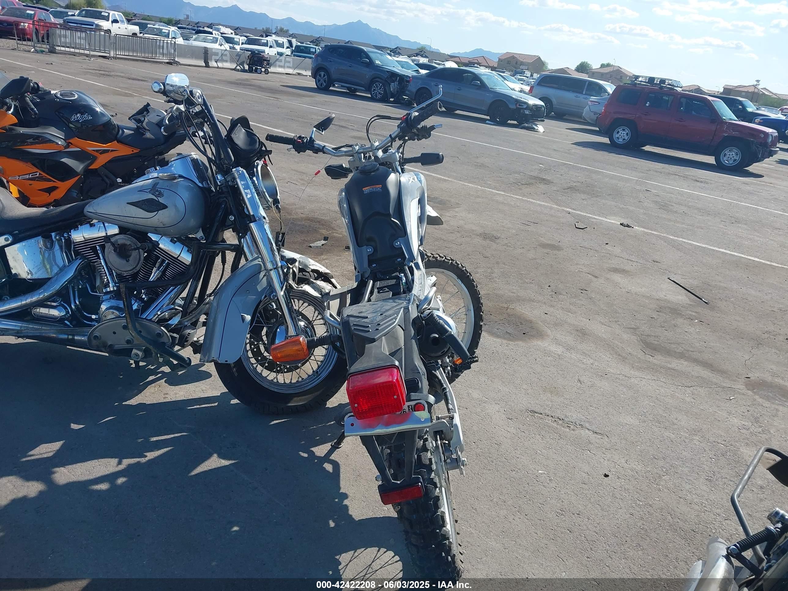 YAMAHA XT250 image 6