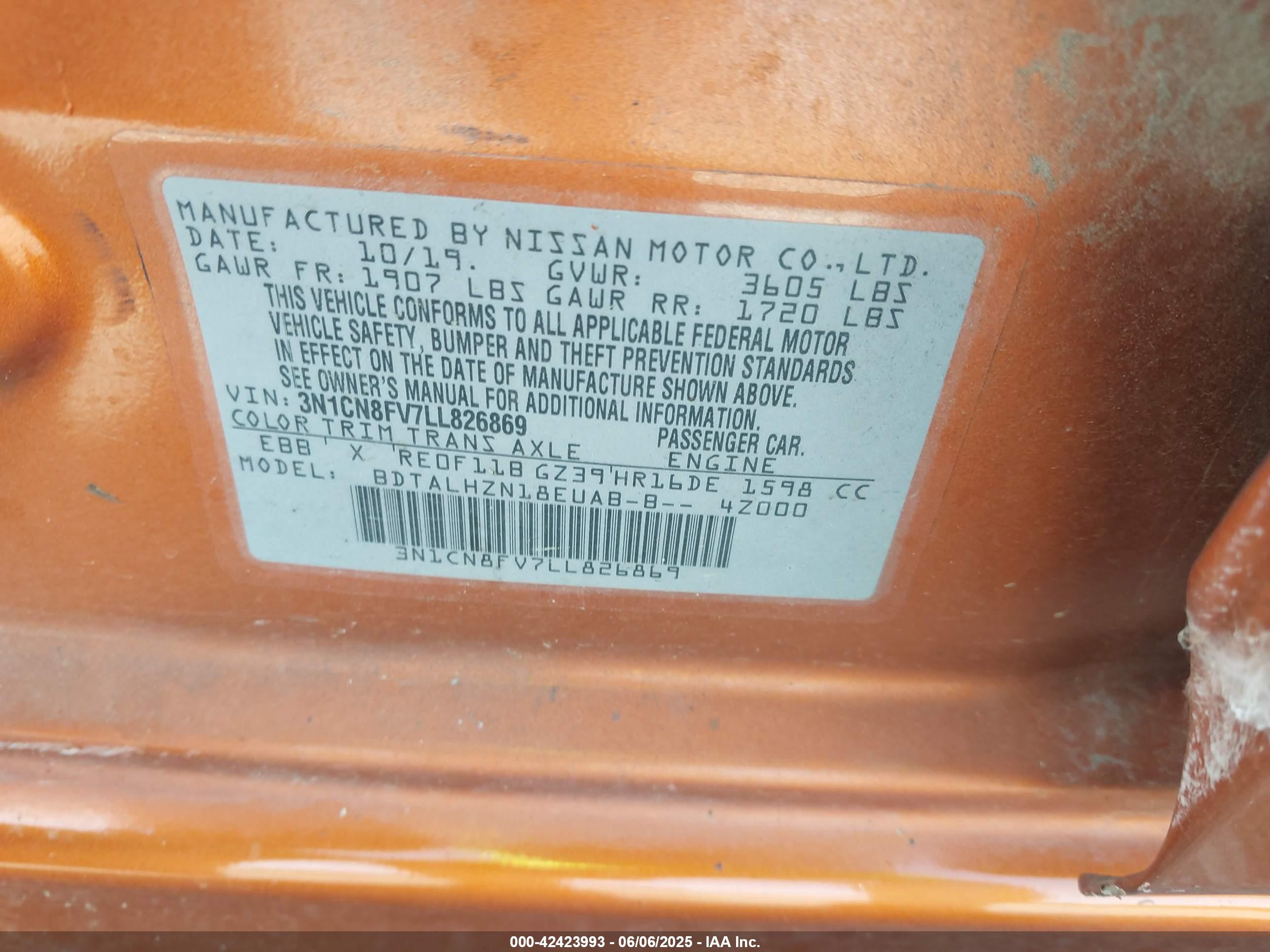 NISSAN VERSA image 9