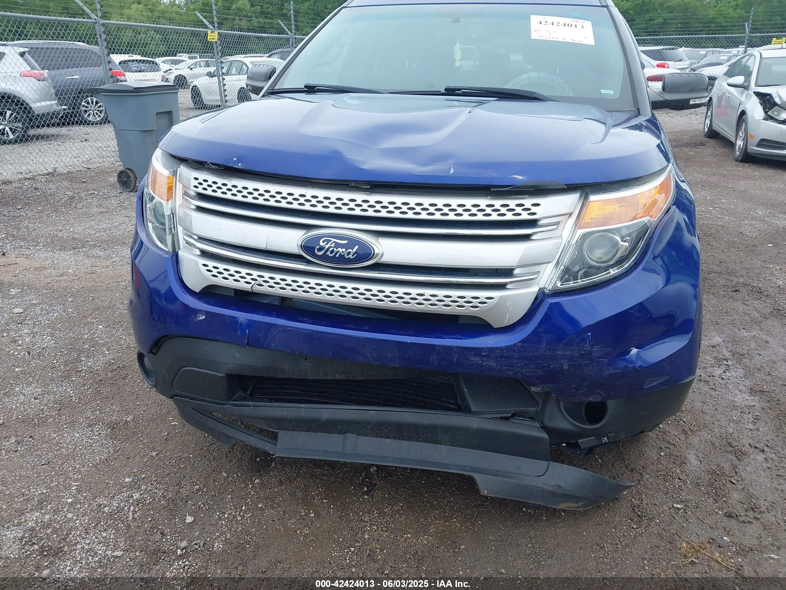 FORD EXPLORER image 6