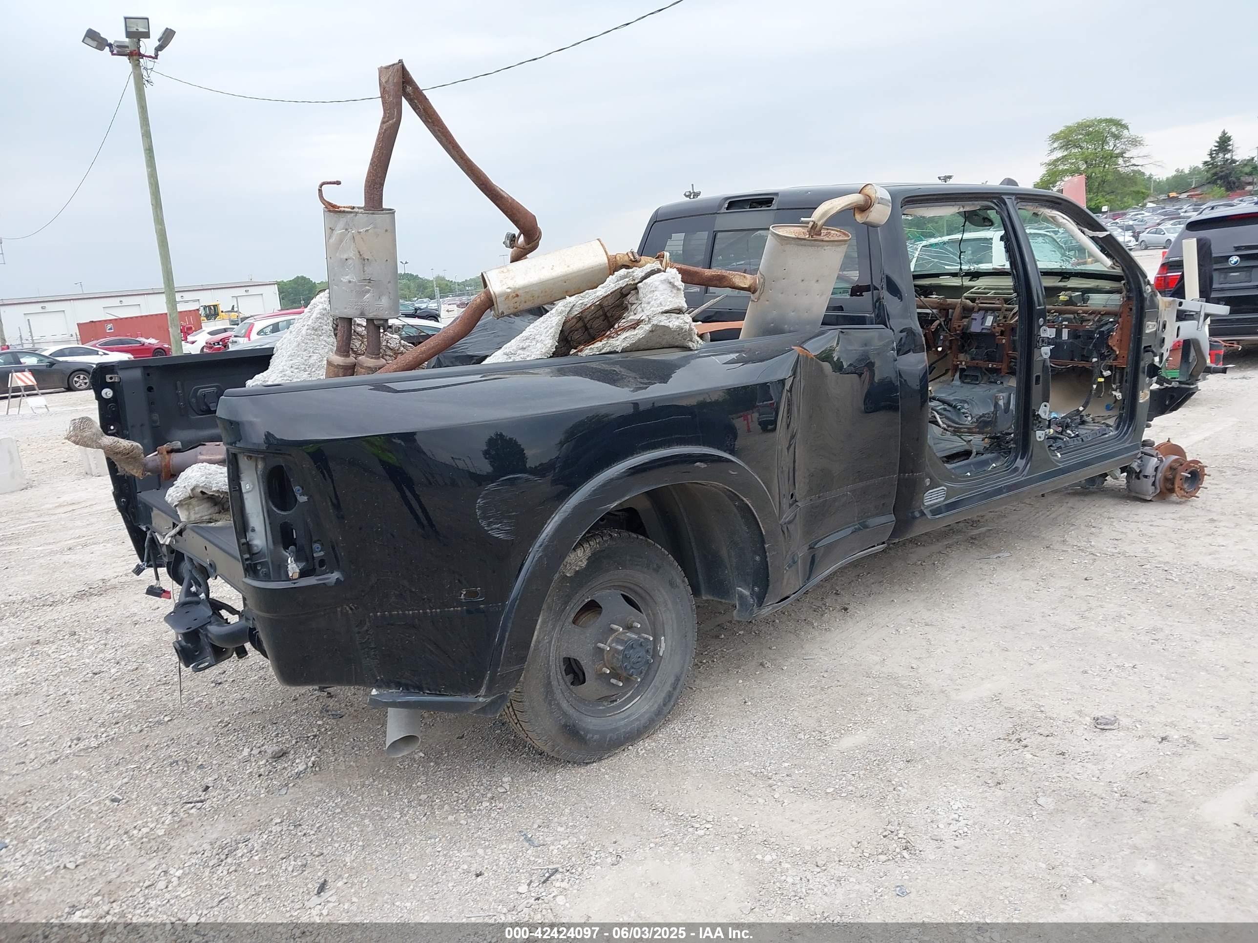 RAM 3500 image 4