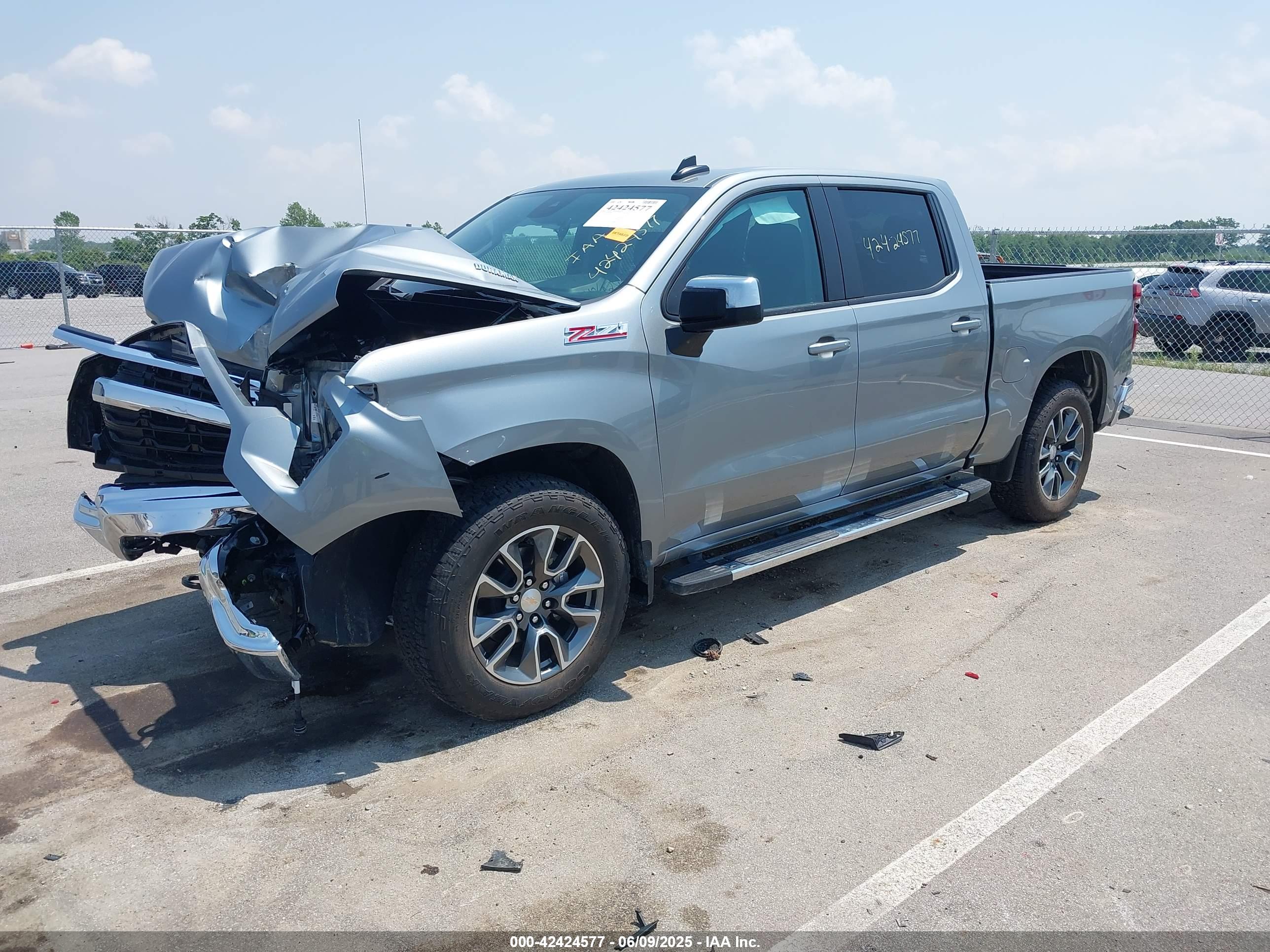 CHEVROLET SILVERADO image 2