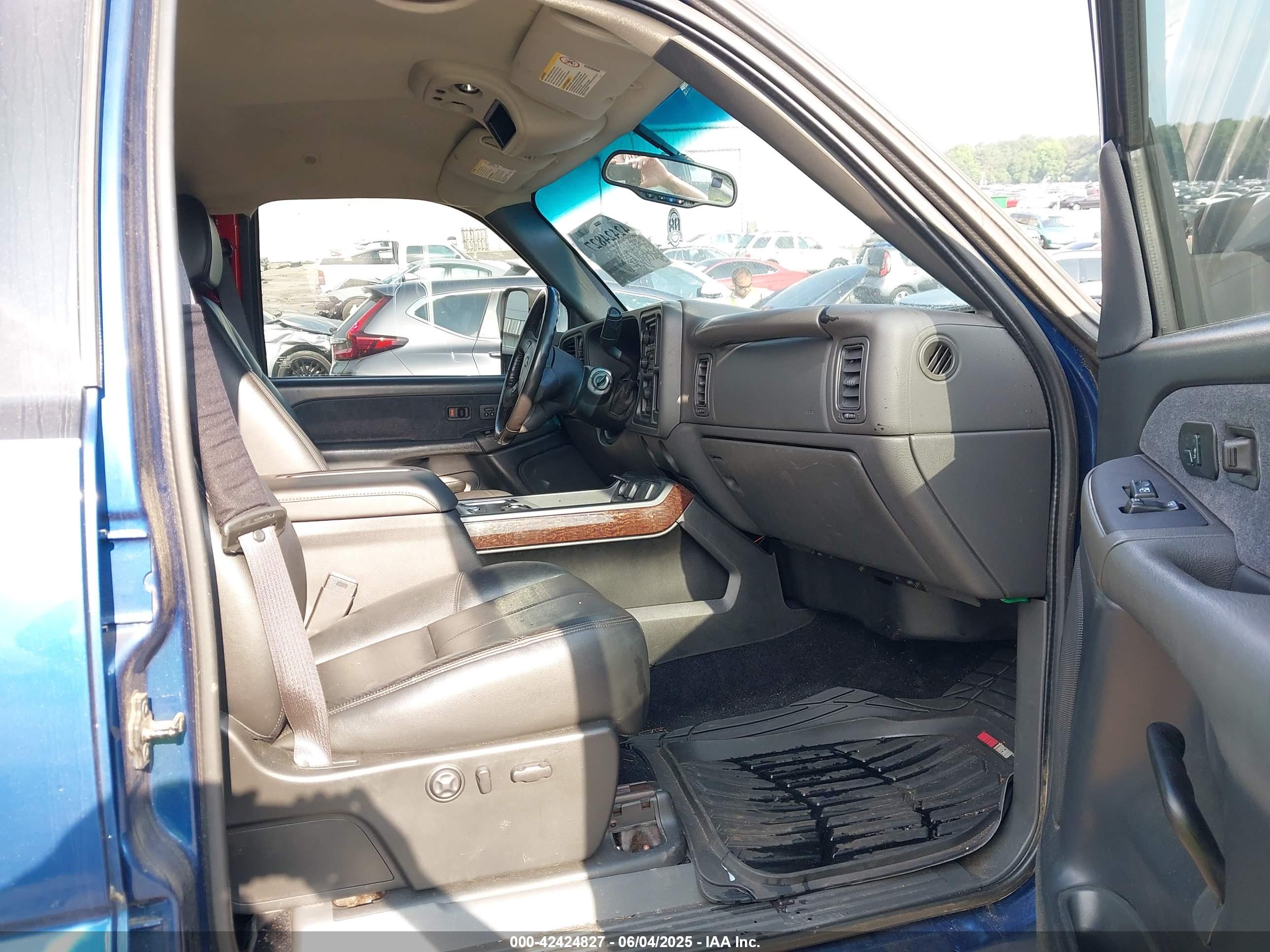 CHEVROLET SILVERADO image 5