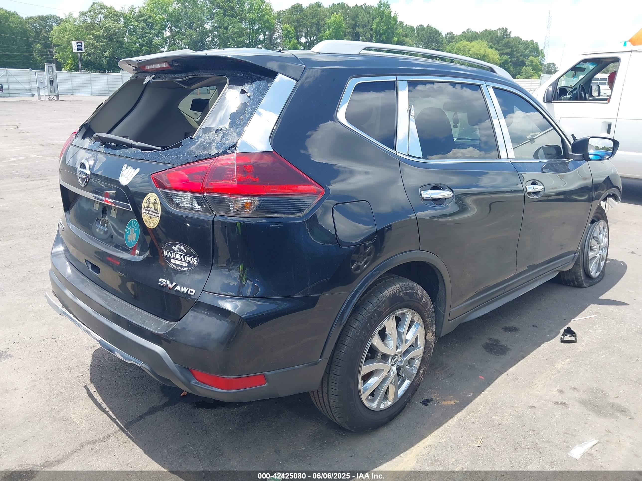 NISSAN ROGUE image 4