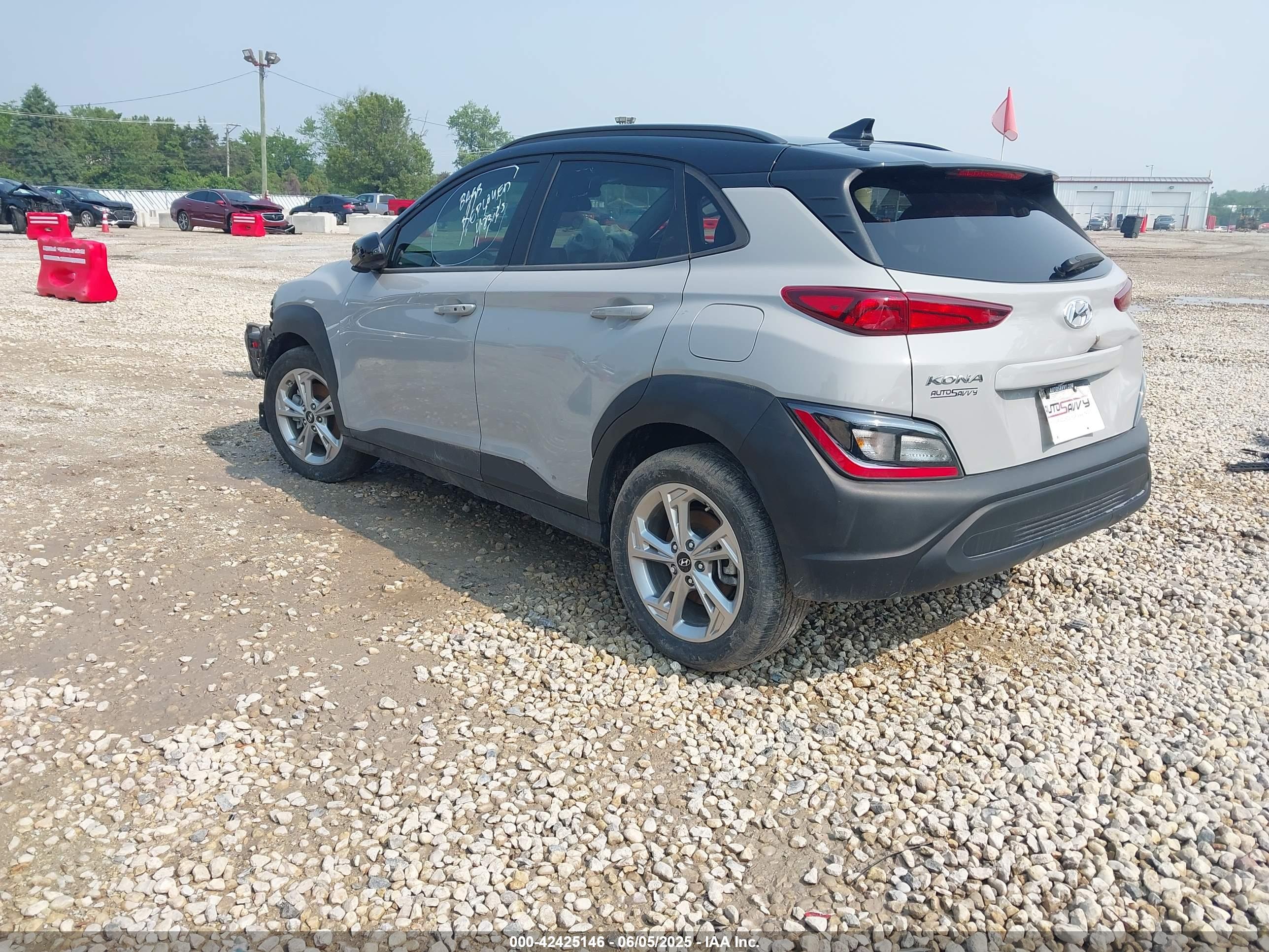 HYUNDAI KONA image 3