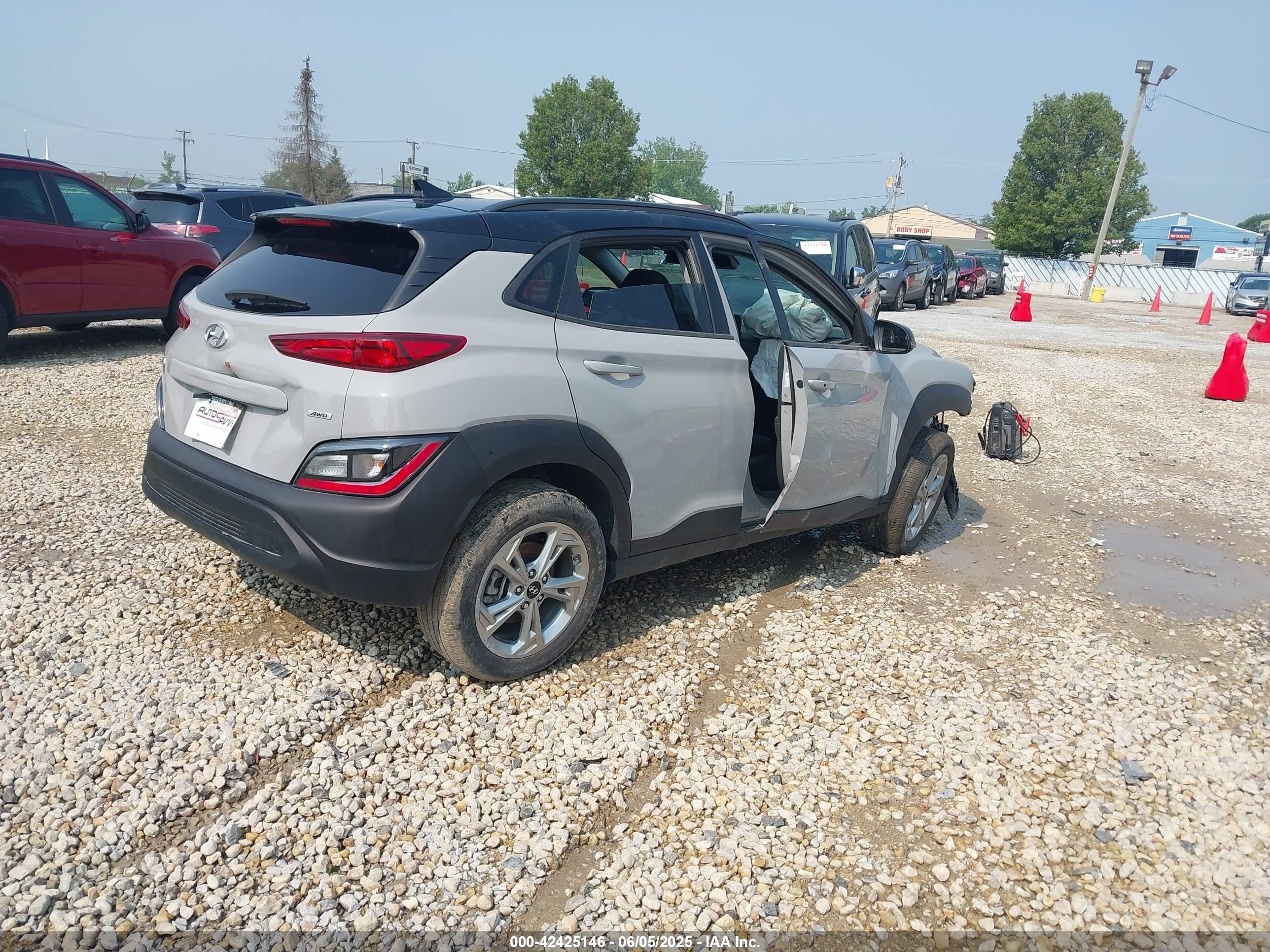 HYUNDAI KONA image 4