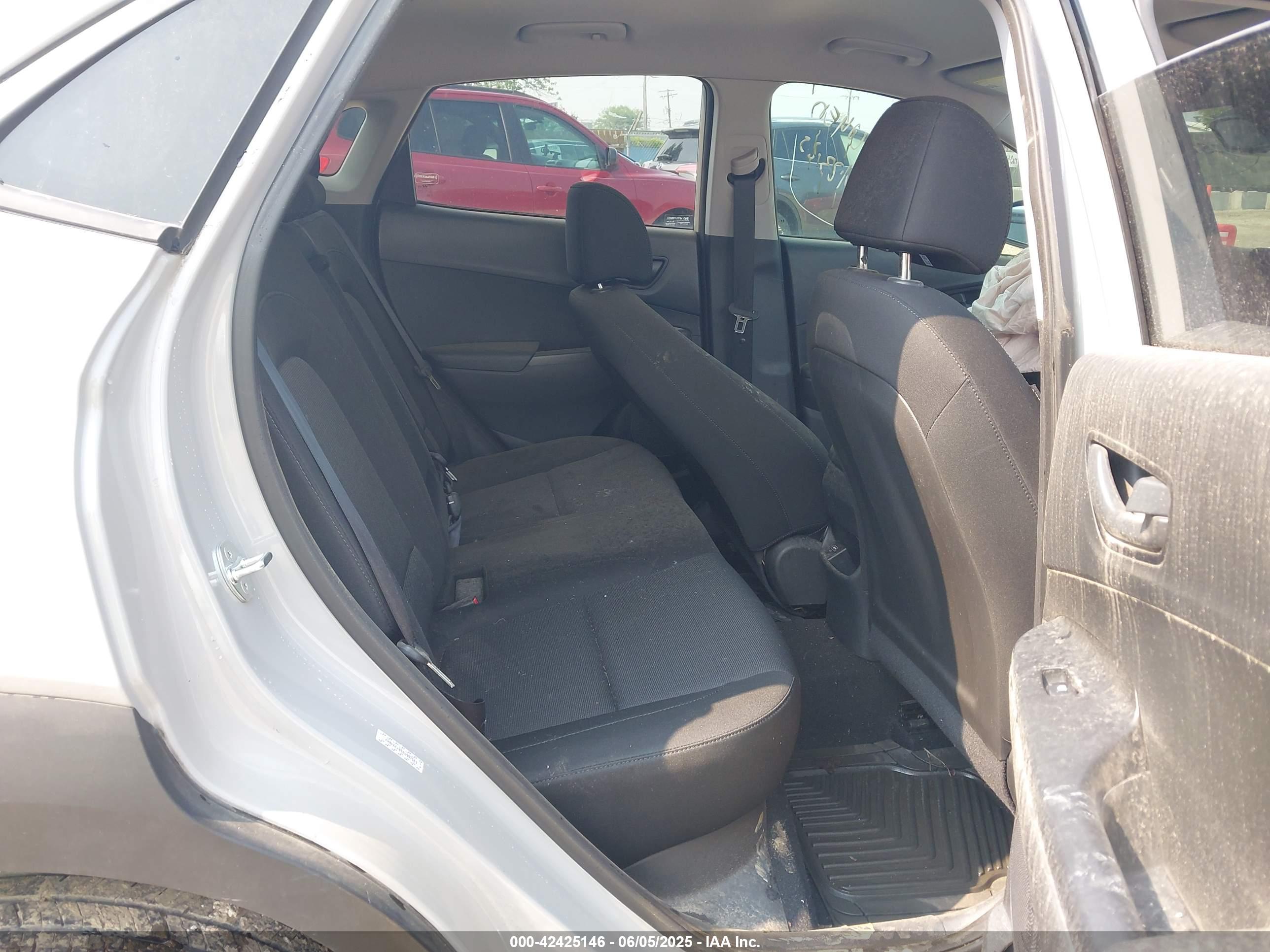HYUNDAI KONA image 8