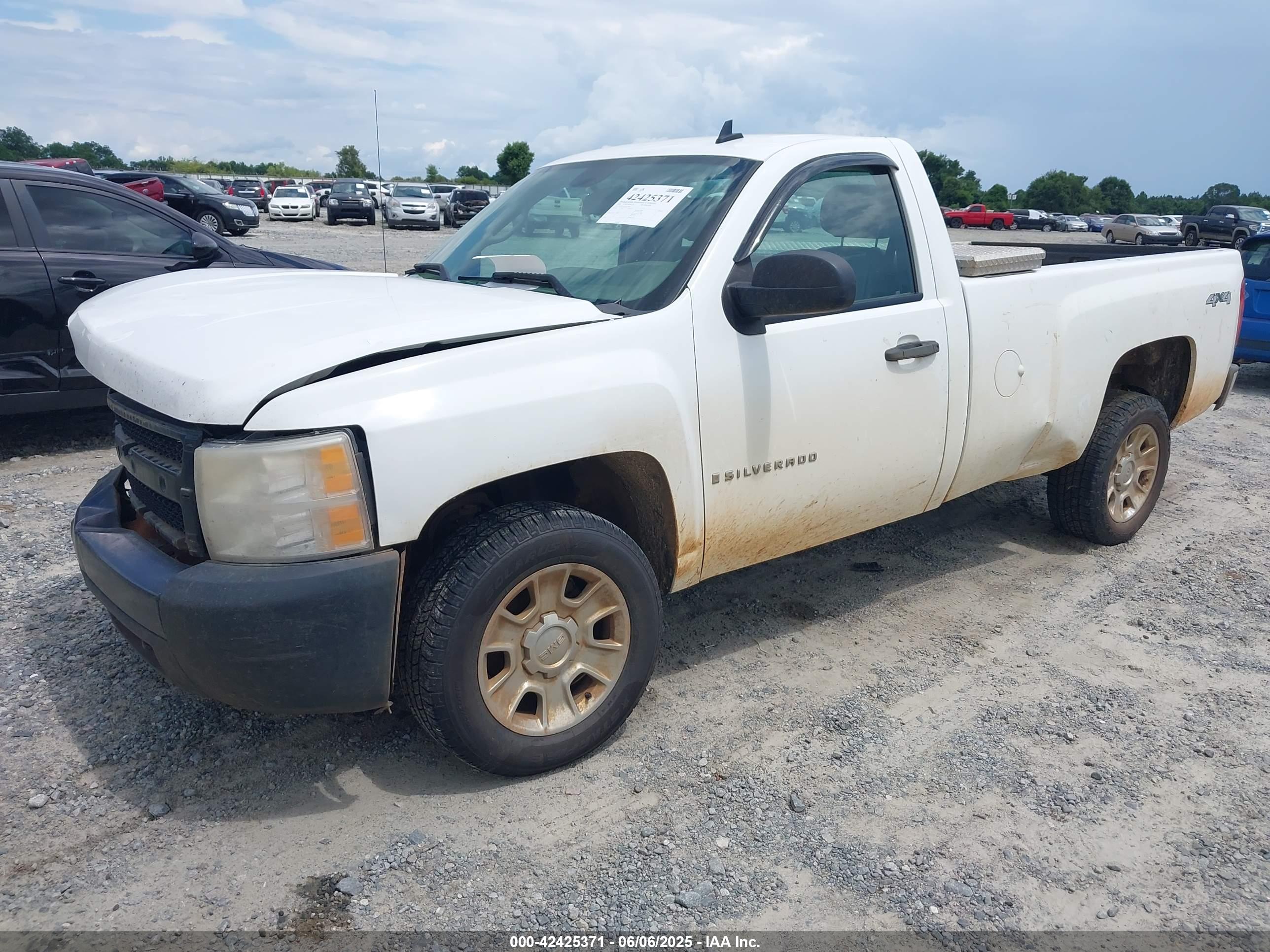 CHEVROLET SILVERADO image 2