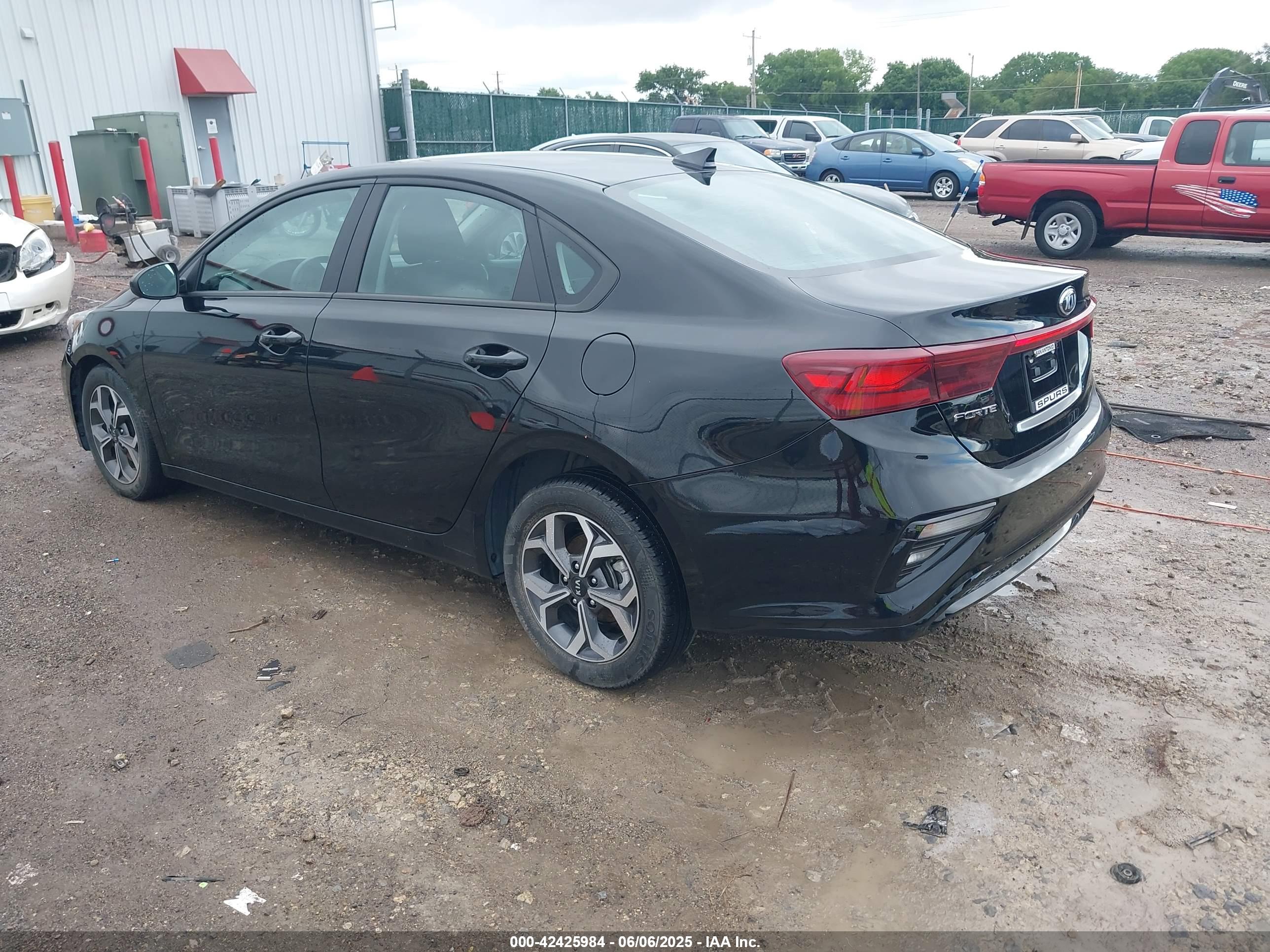KIA FORTE image 3
