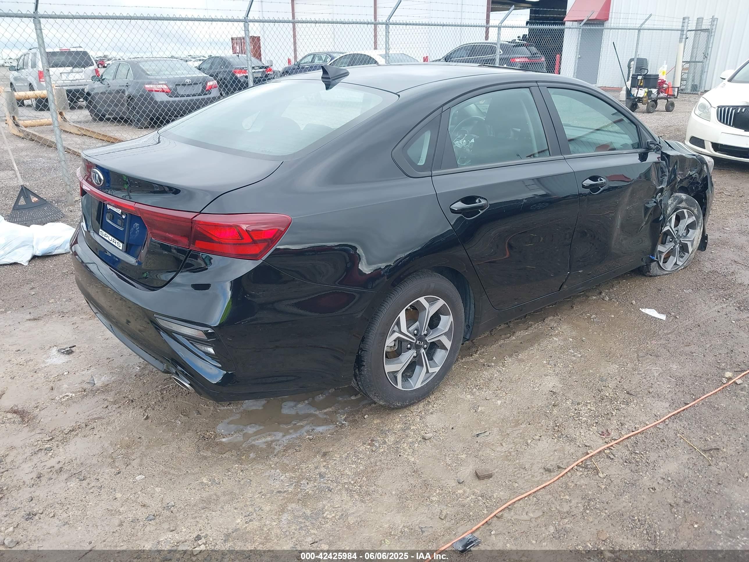 KIA FORTE image 4