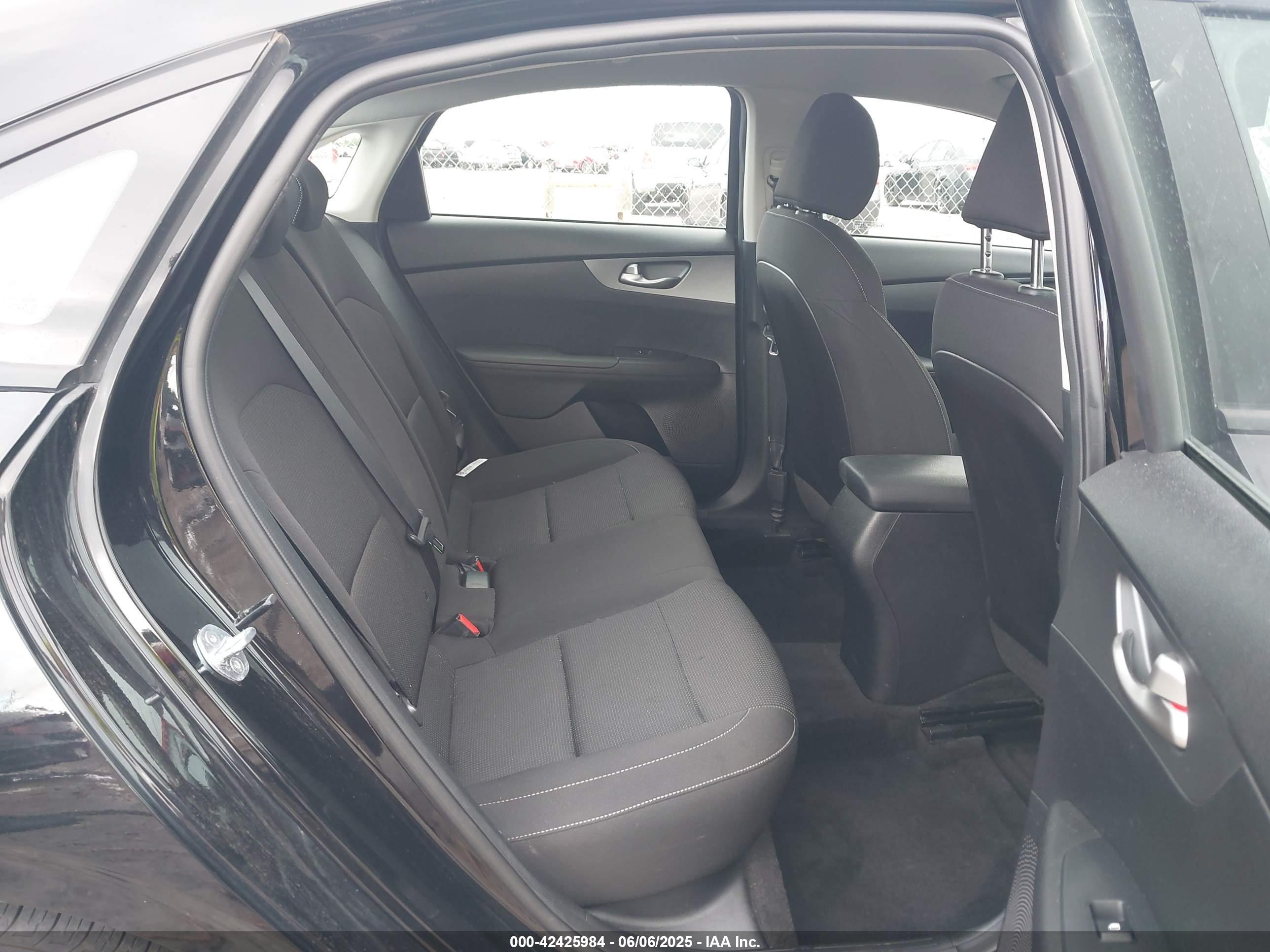 KIA FORTE image 8