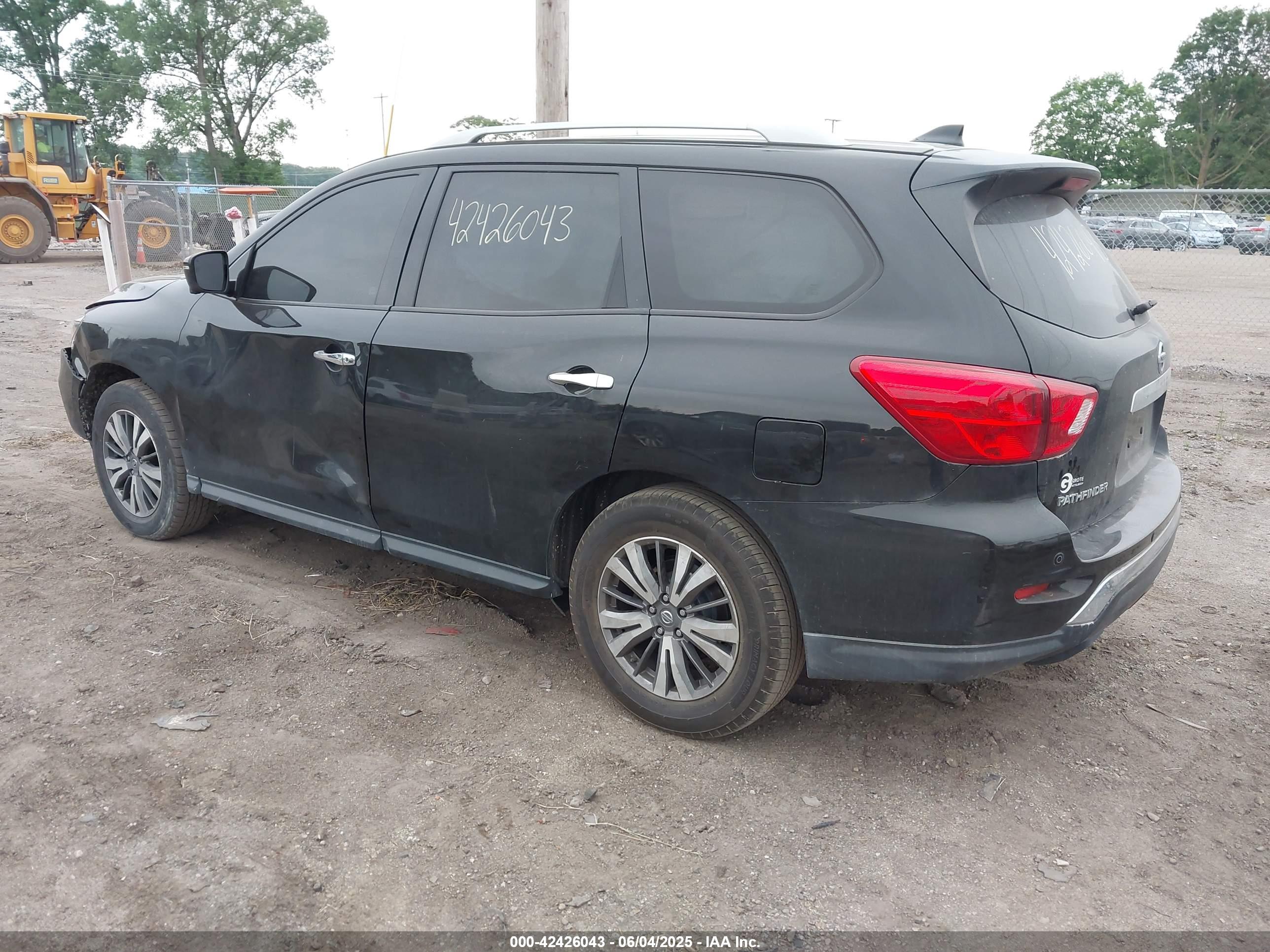 NISSAN PATHFINDER image 3