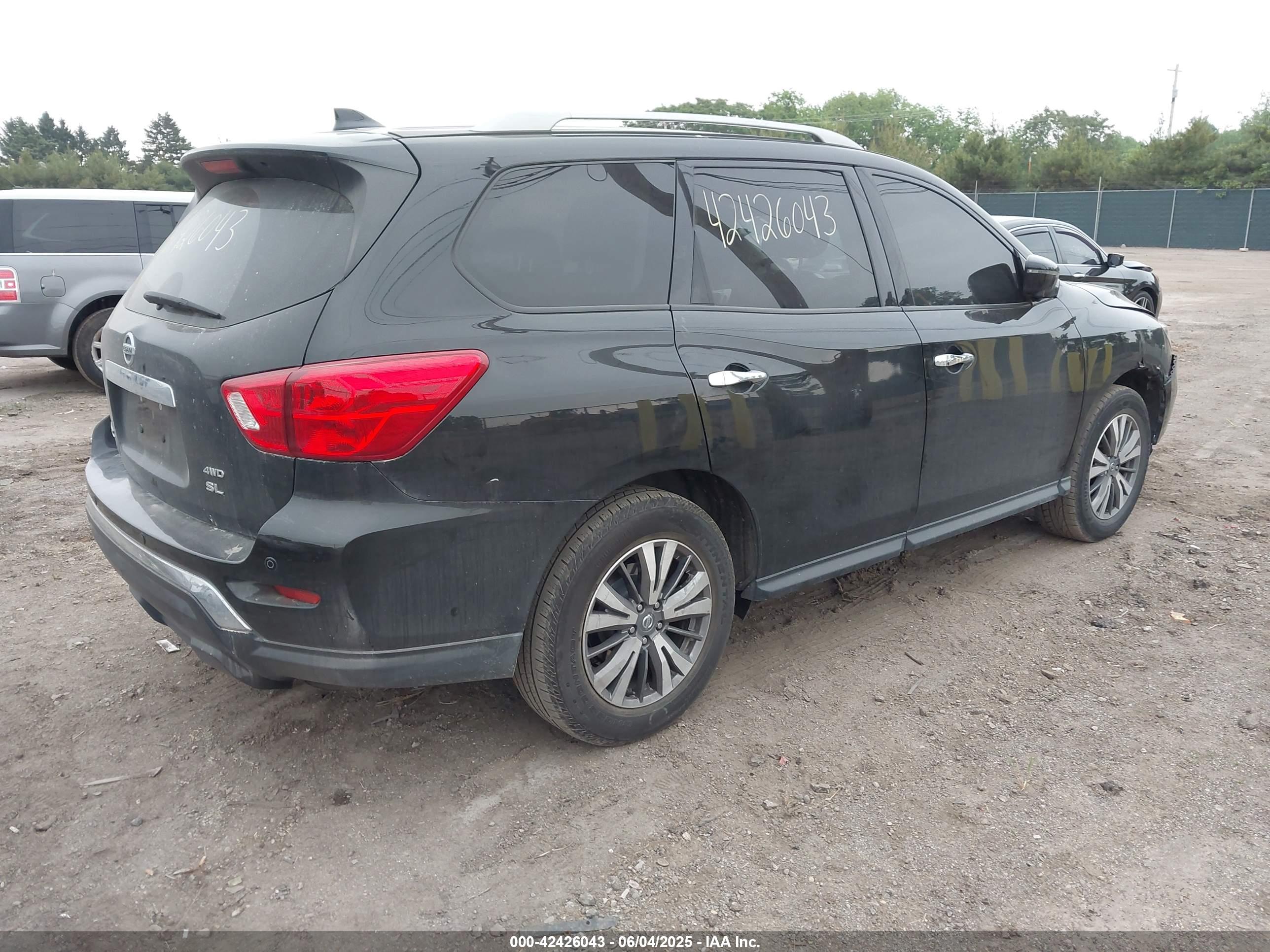 NISSAN PATHFINDER image 4