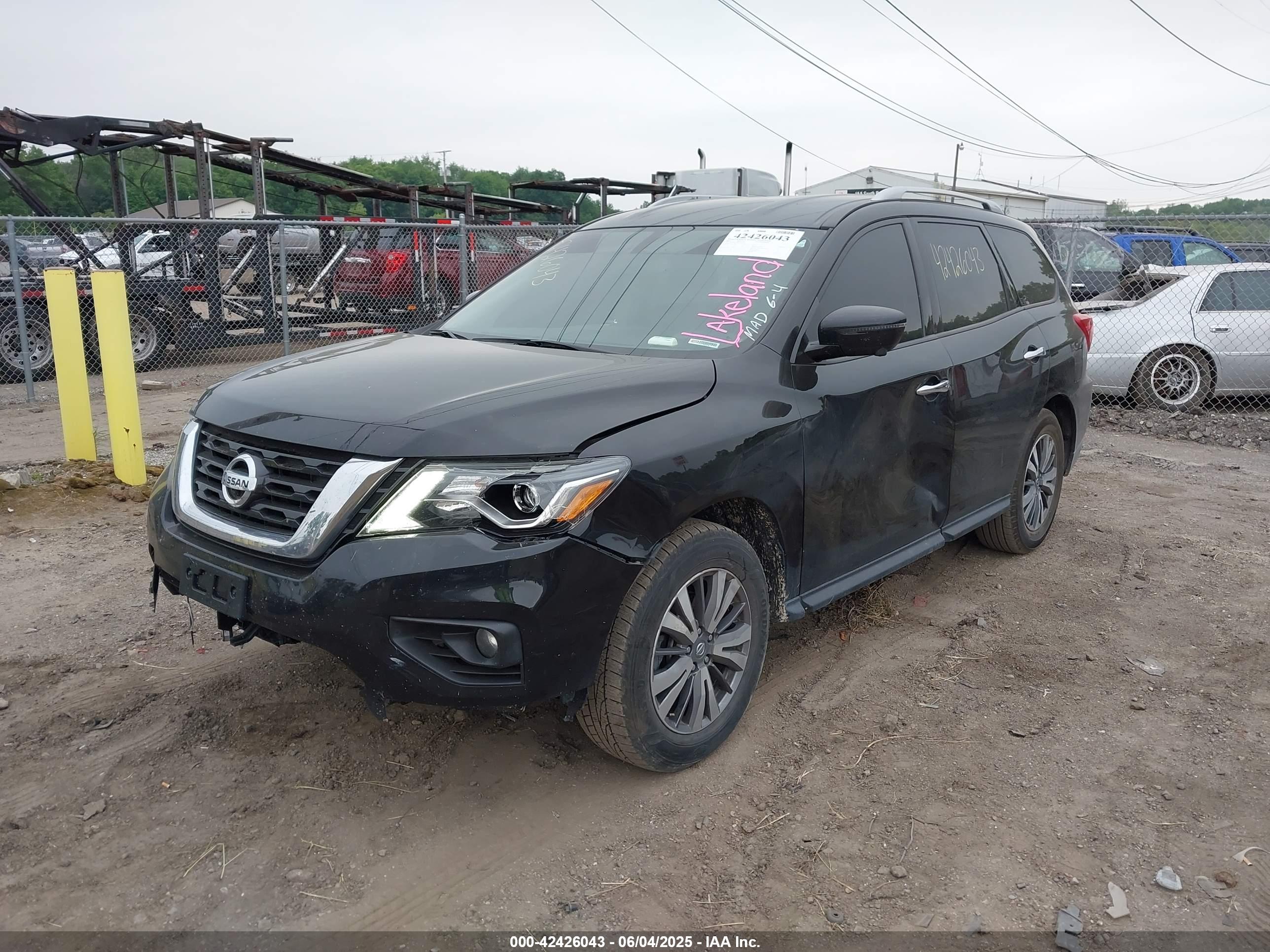 NISSAN PATHFINDER image 6