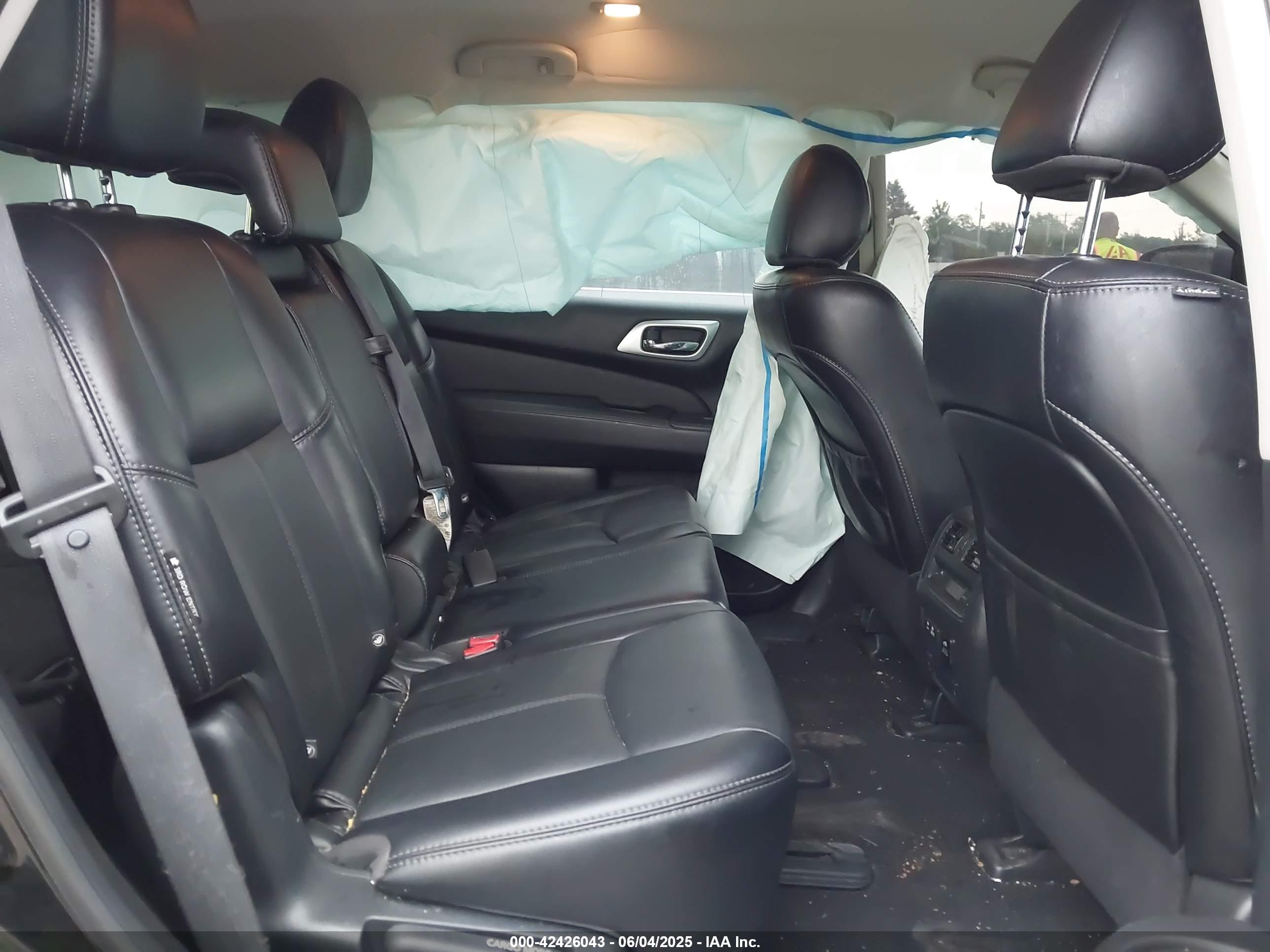 NISSAN PATHFINDER image 8