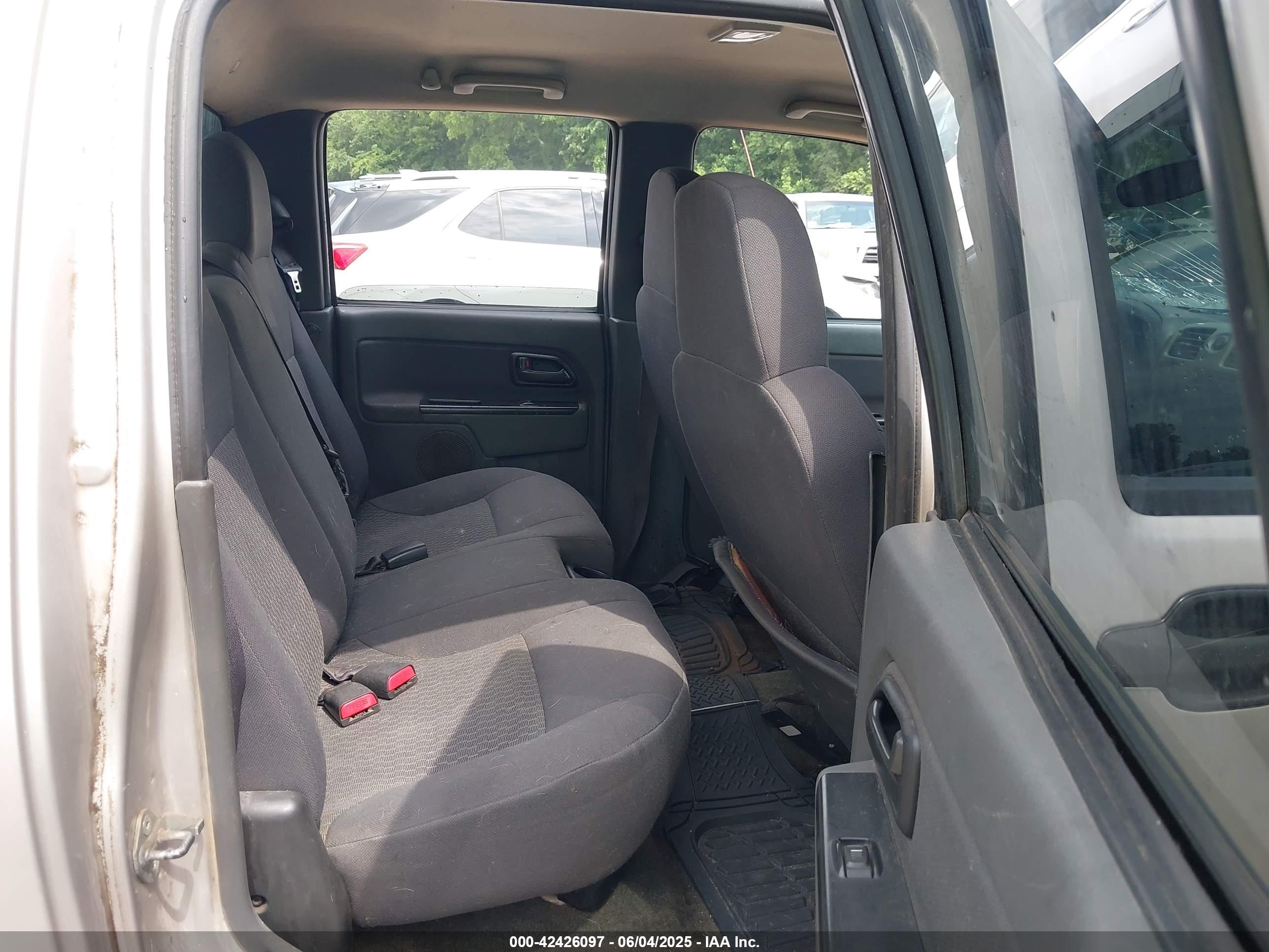 CHEVROLET COLORADO image 8