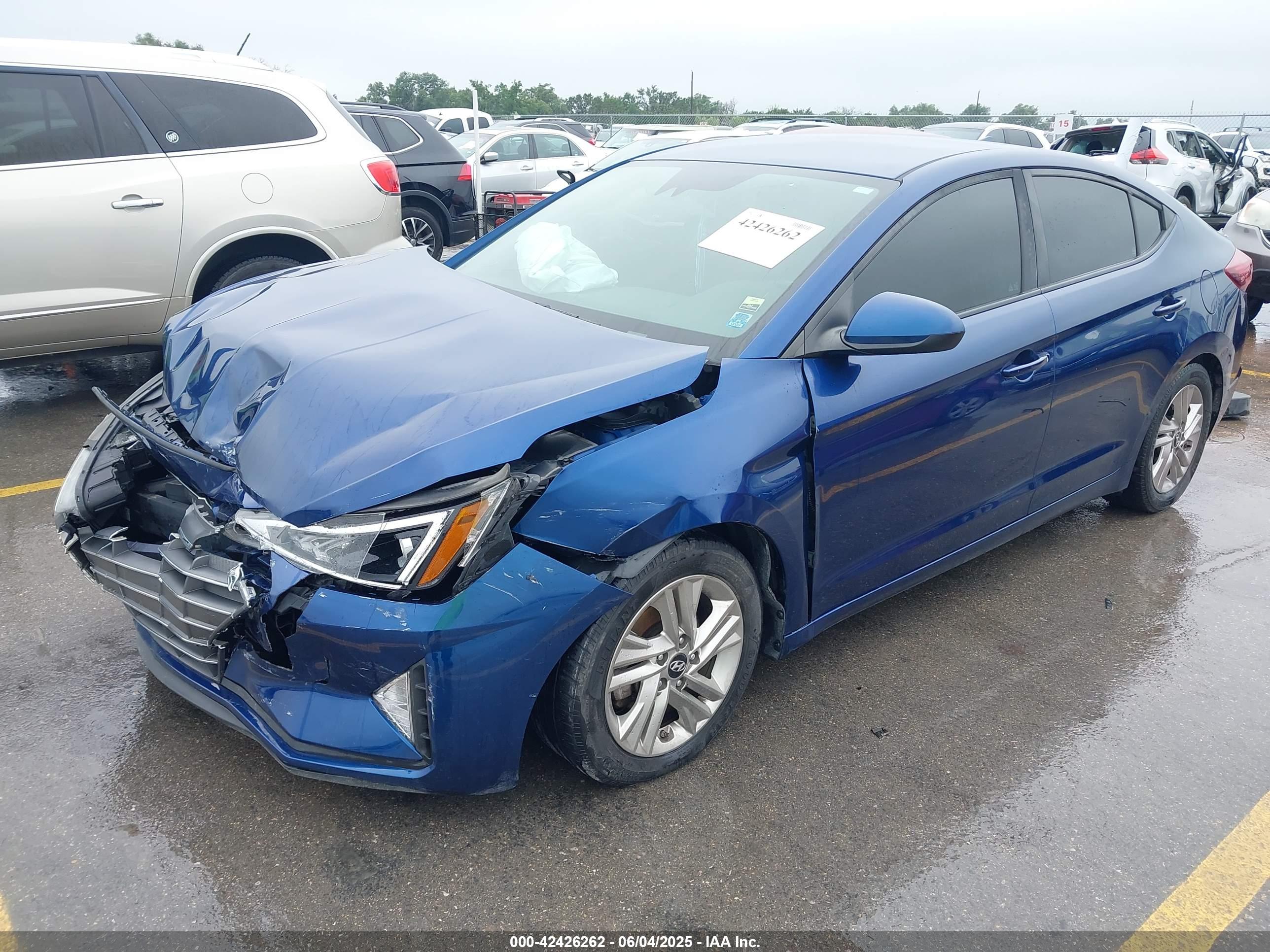HYUNDAI ELANTRA image 2