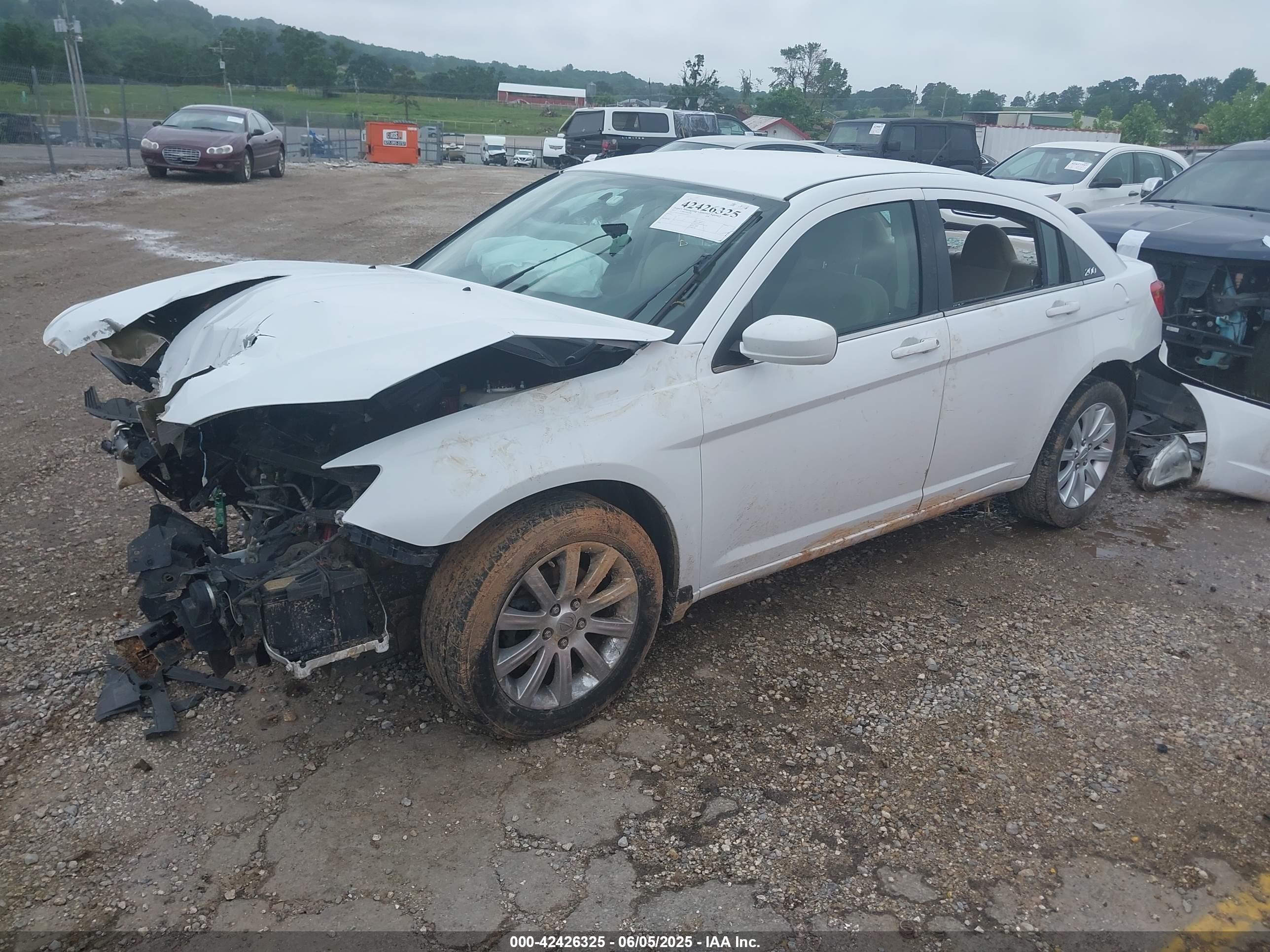 CHRYSLER 200 image 2