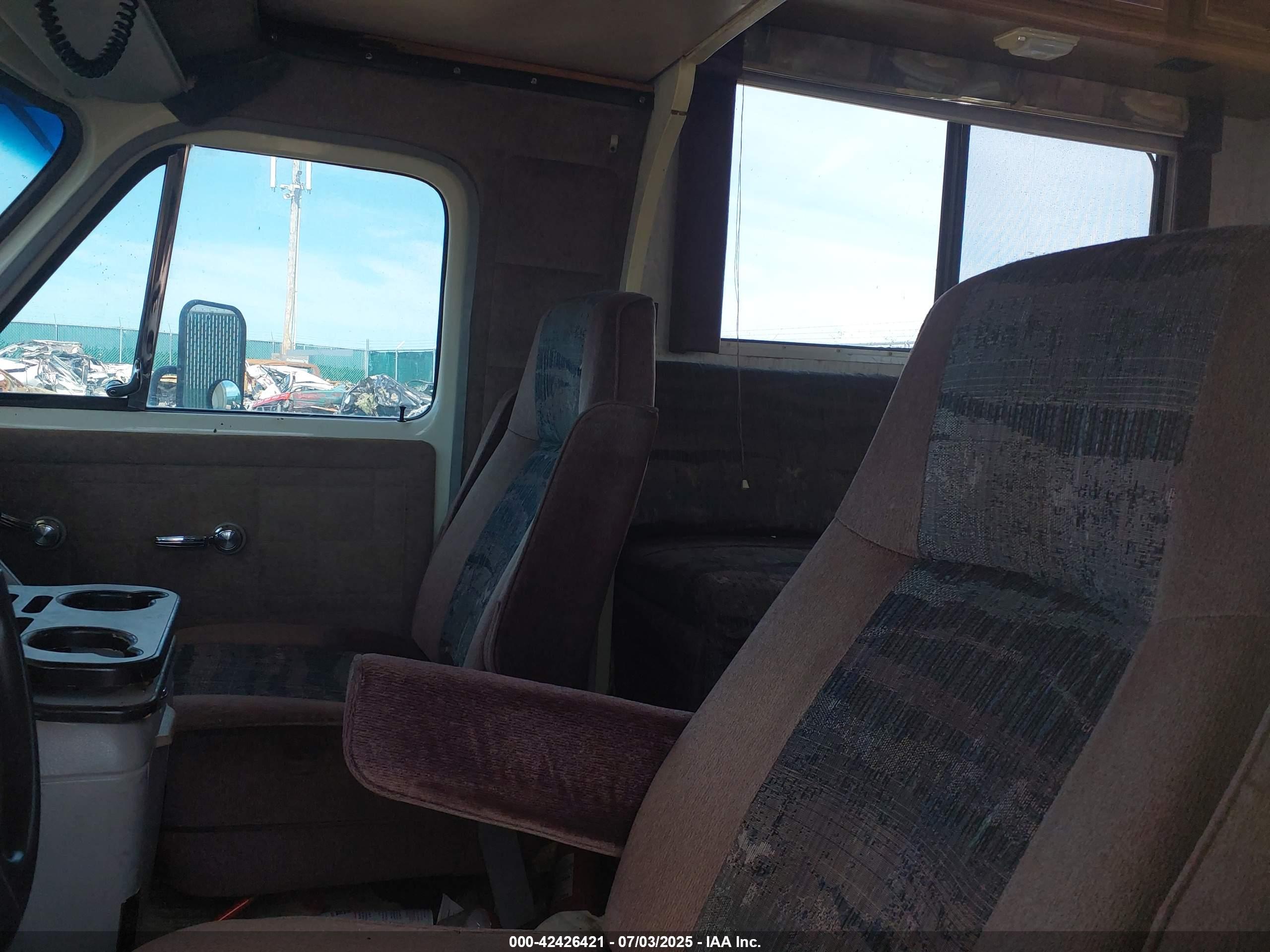CHEVROLET G30 image 7