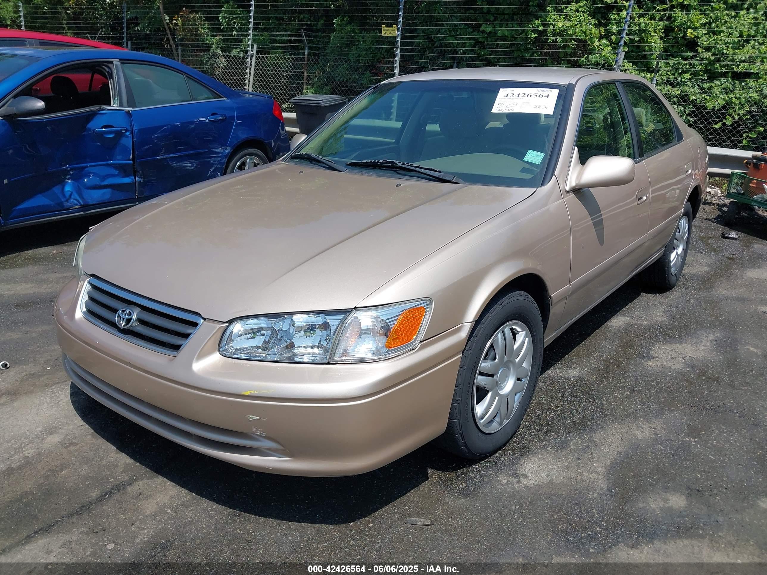 TOYOTA CAMRY image 2