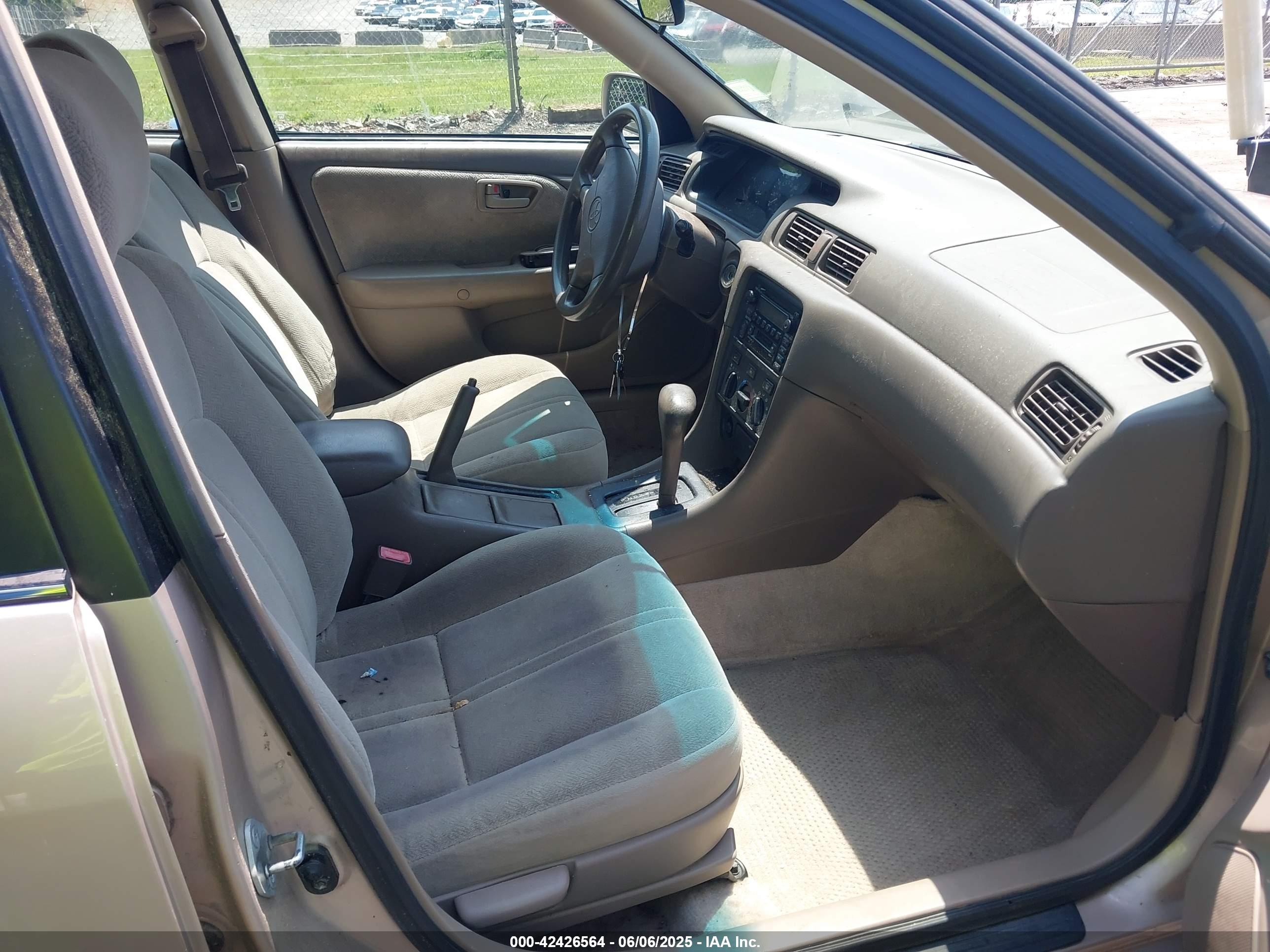 TOYOTA CAMRY image 5