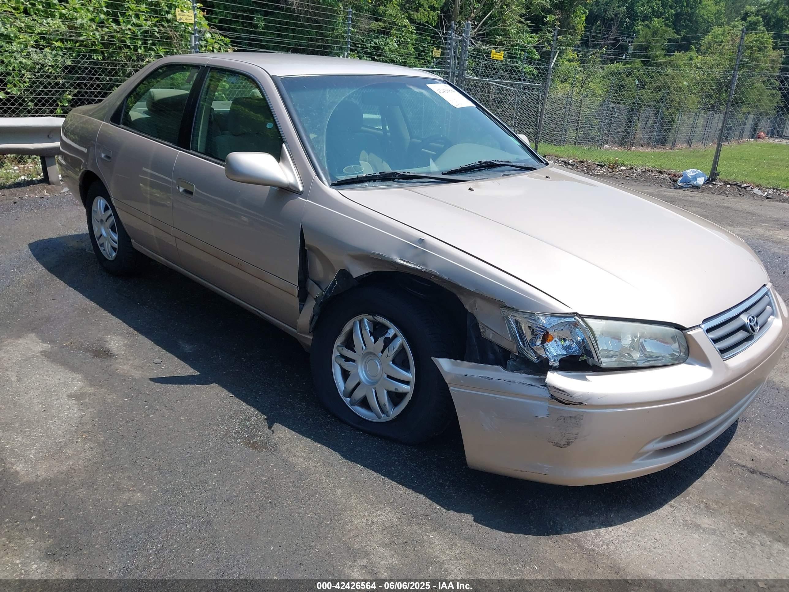 TOYOTA CAMRY image 6
