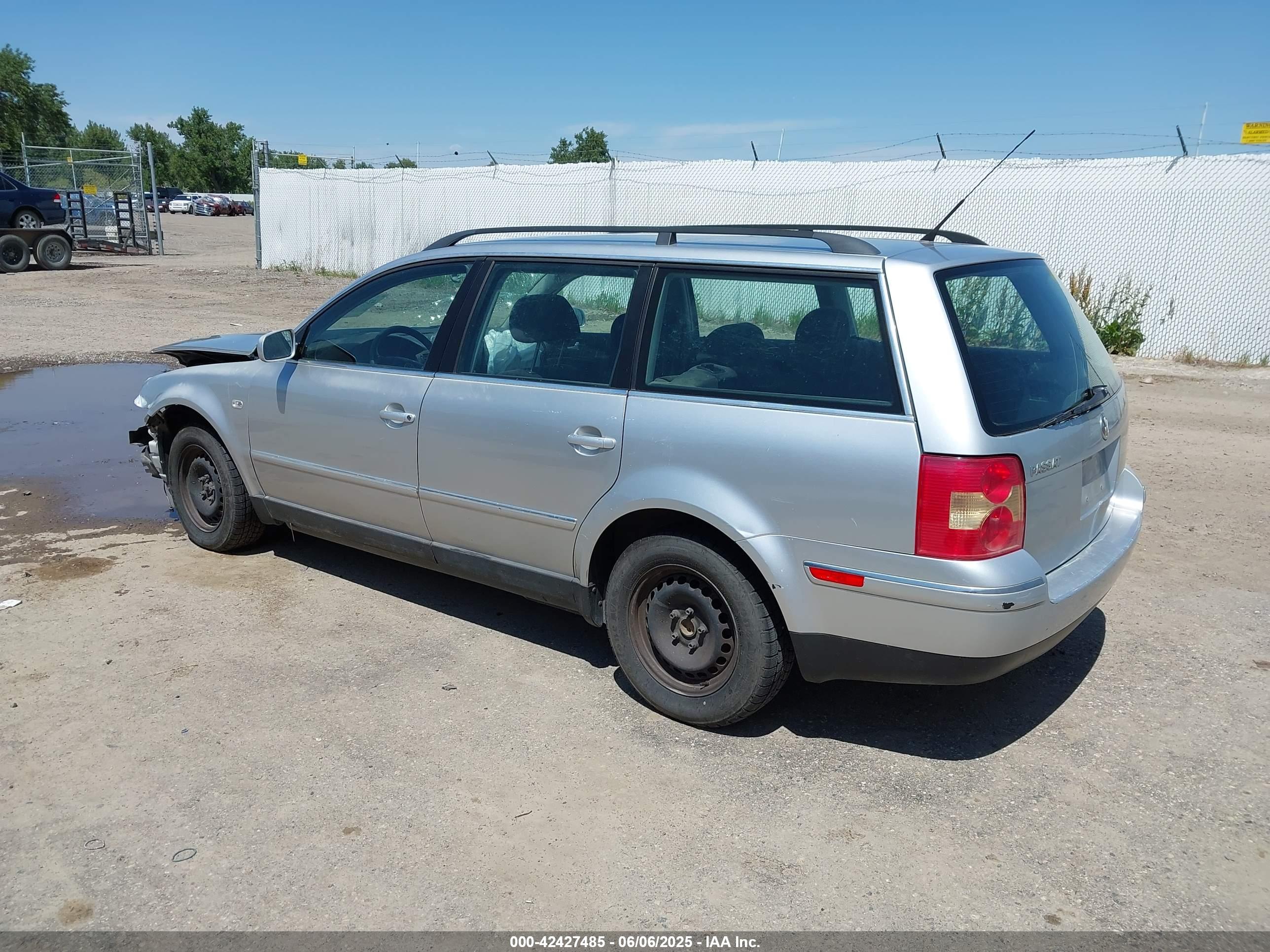 VOLKSWAGEN PASSAT image 3