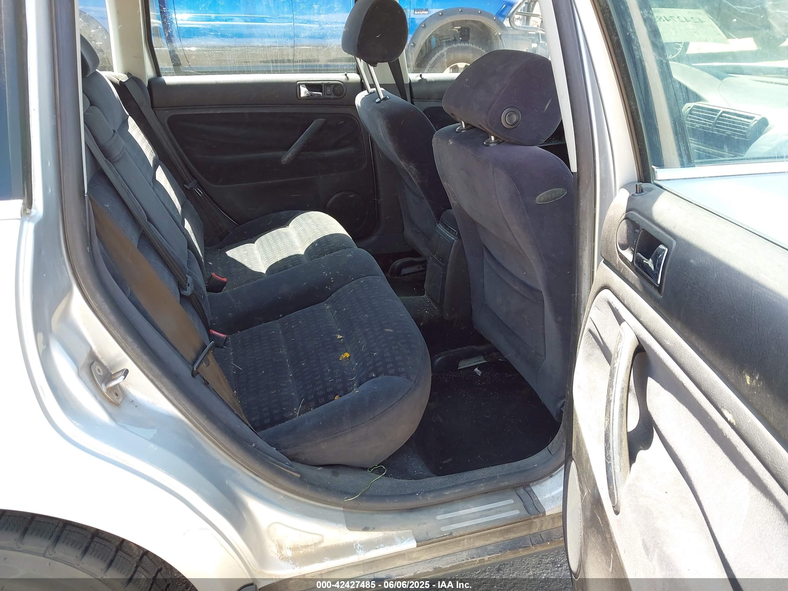 VOLKSWAGEN PASSAT image 8