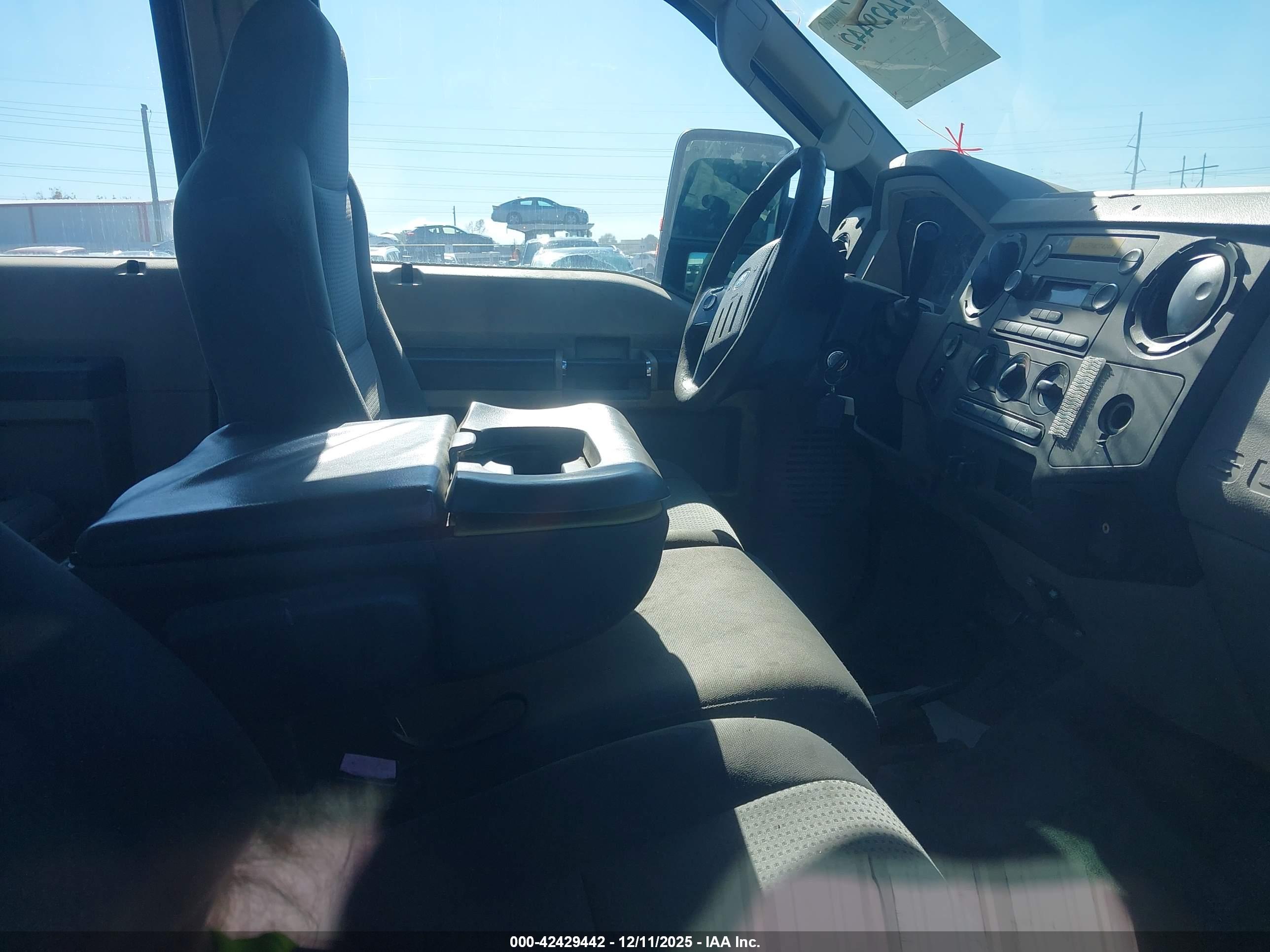FORD F-350 image 8
