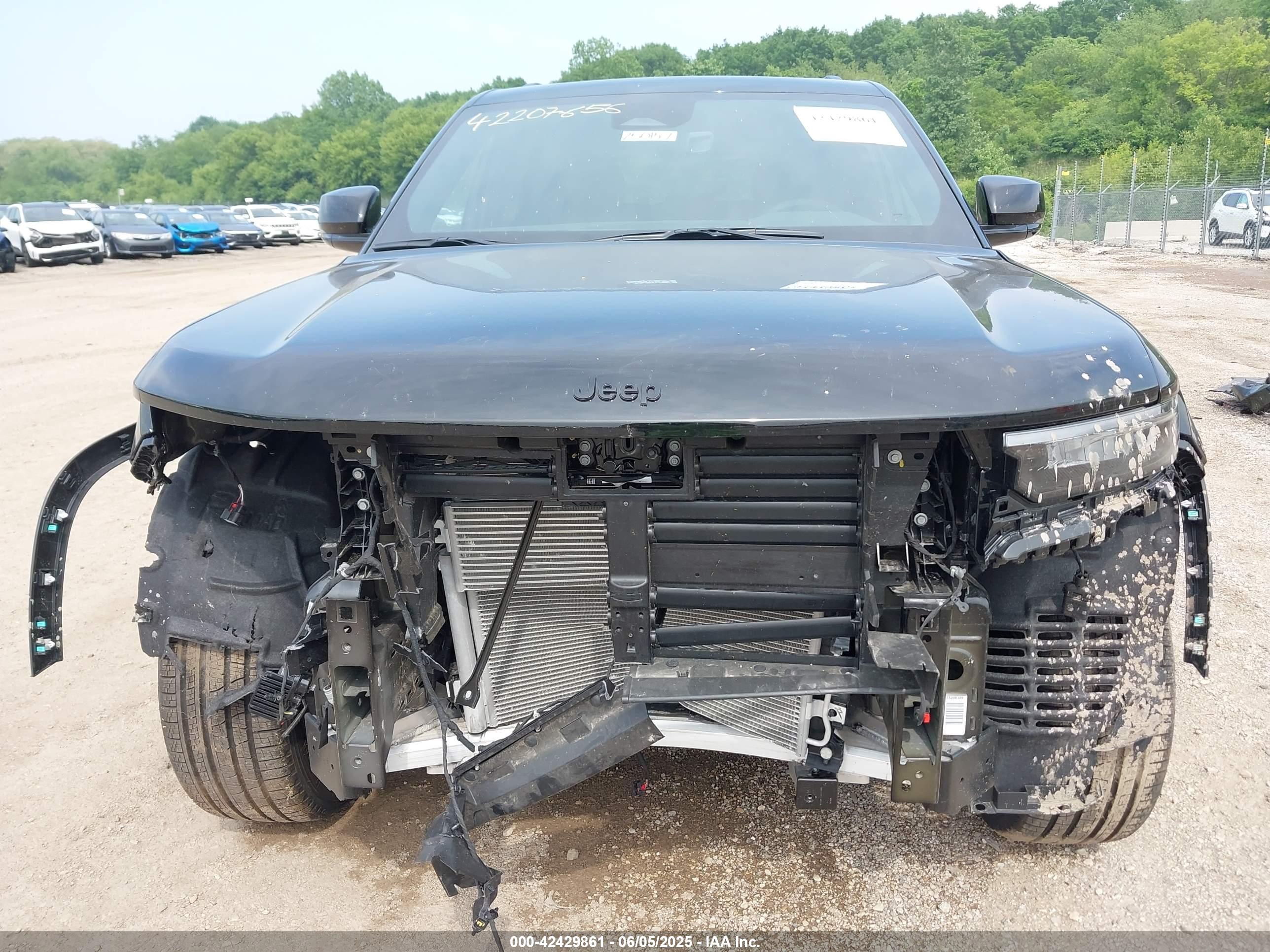 JEEP GRAND image 6