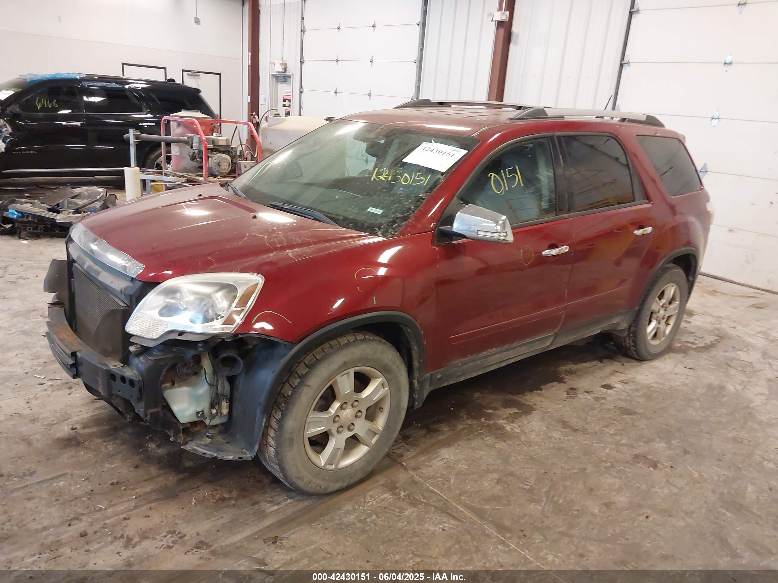 GMC ACADIA image 2