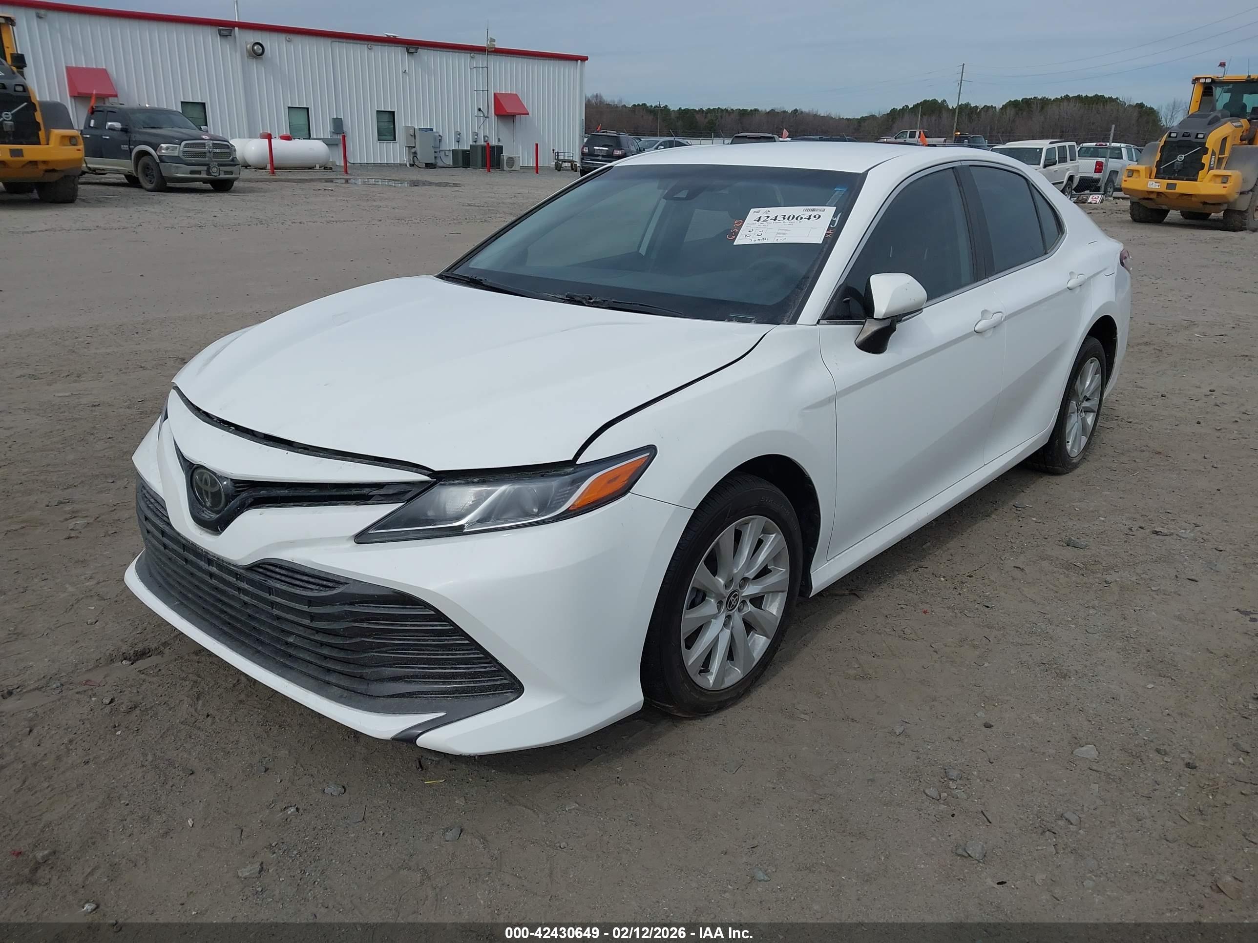 TOYOTA CAMRY image 2