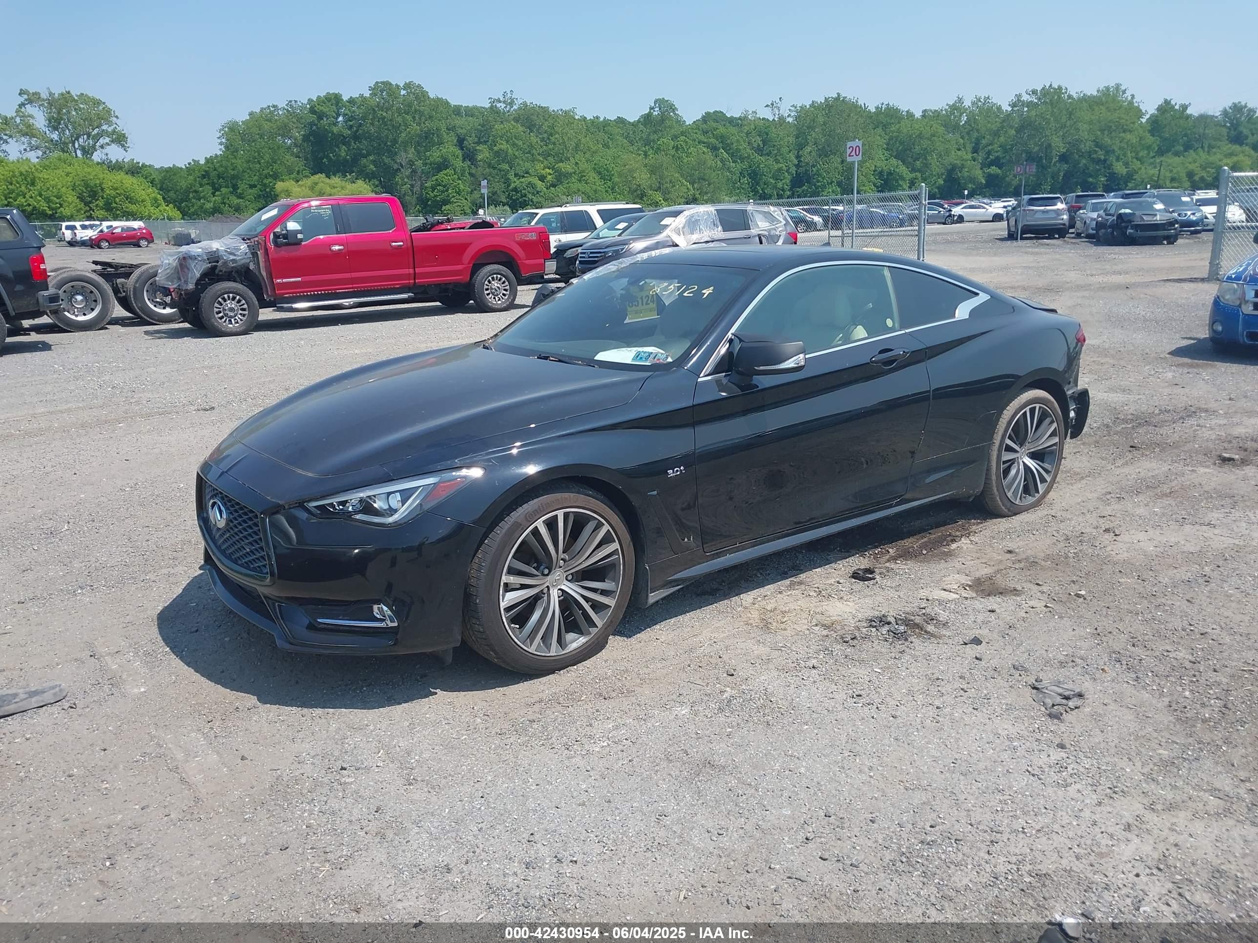 INFINITI Q60 image 2