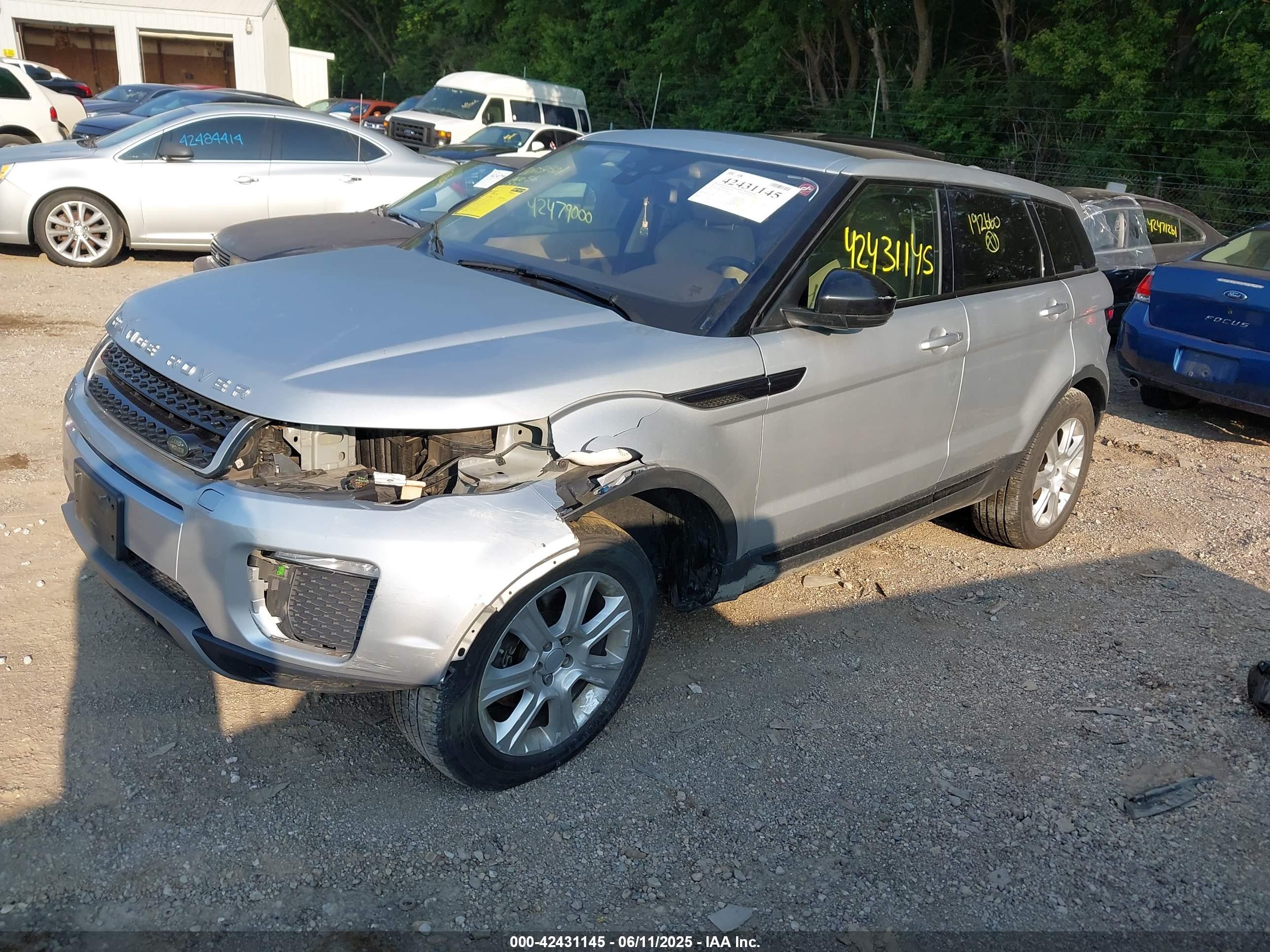 LAND ROVER image 2