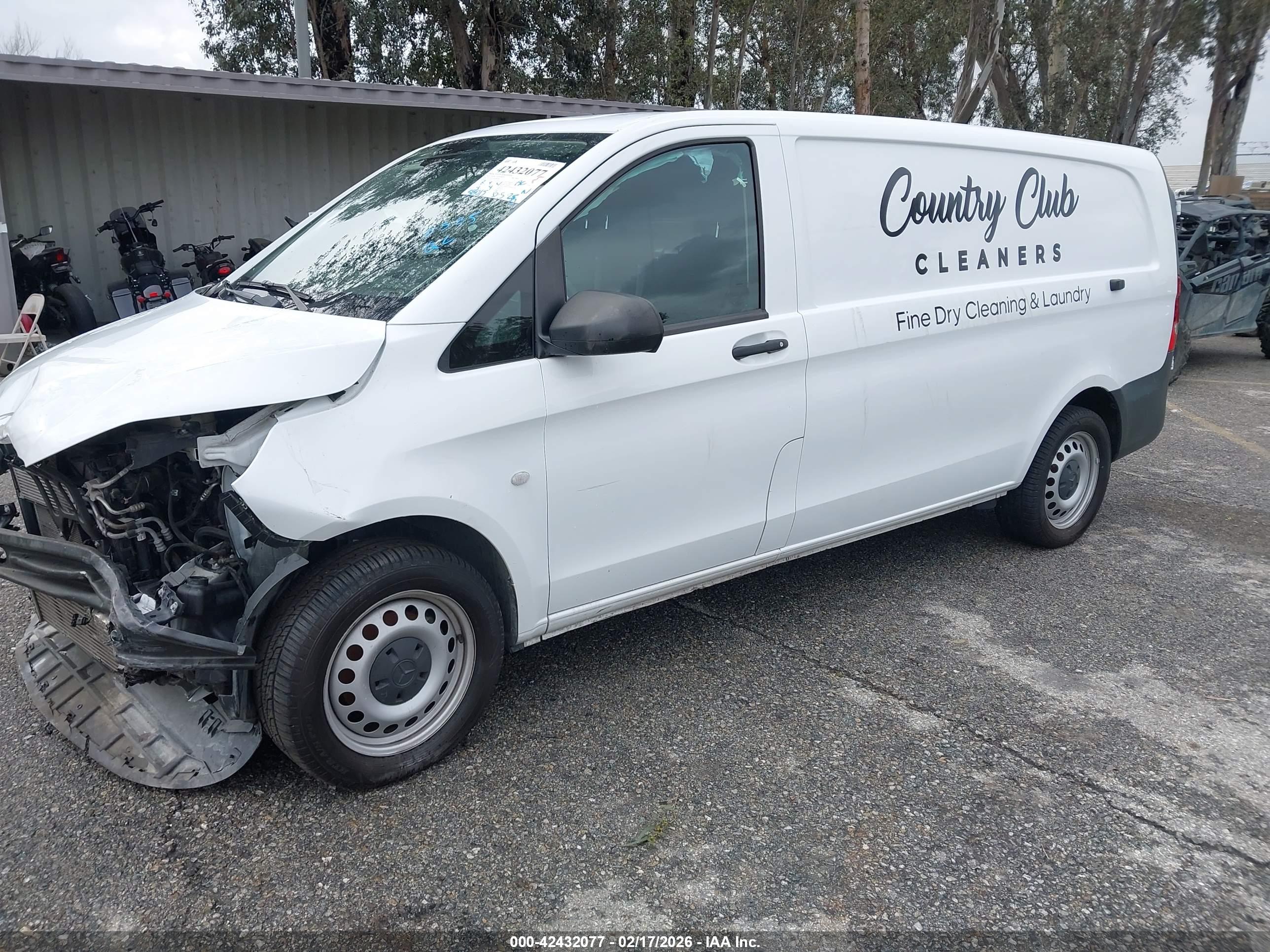 MERCEDES-BENZ METRIS image 2