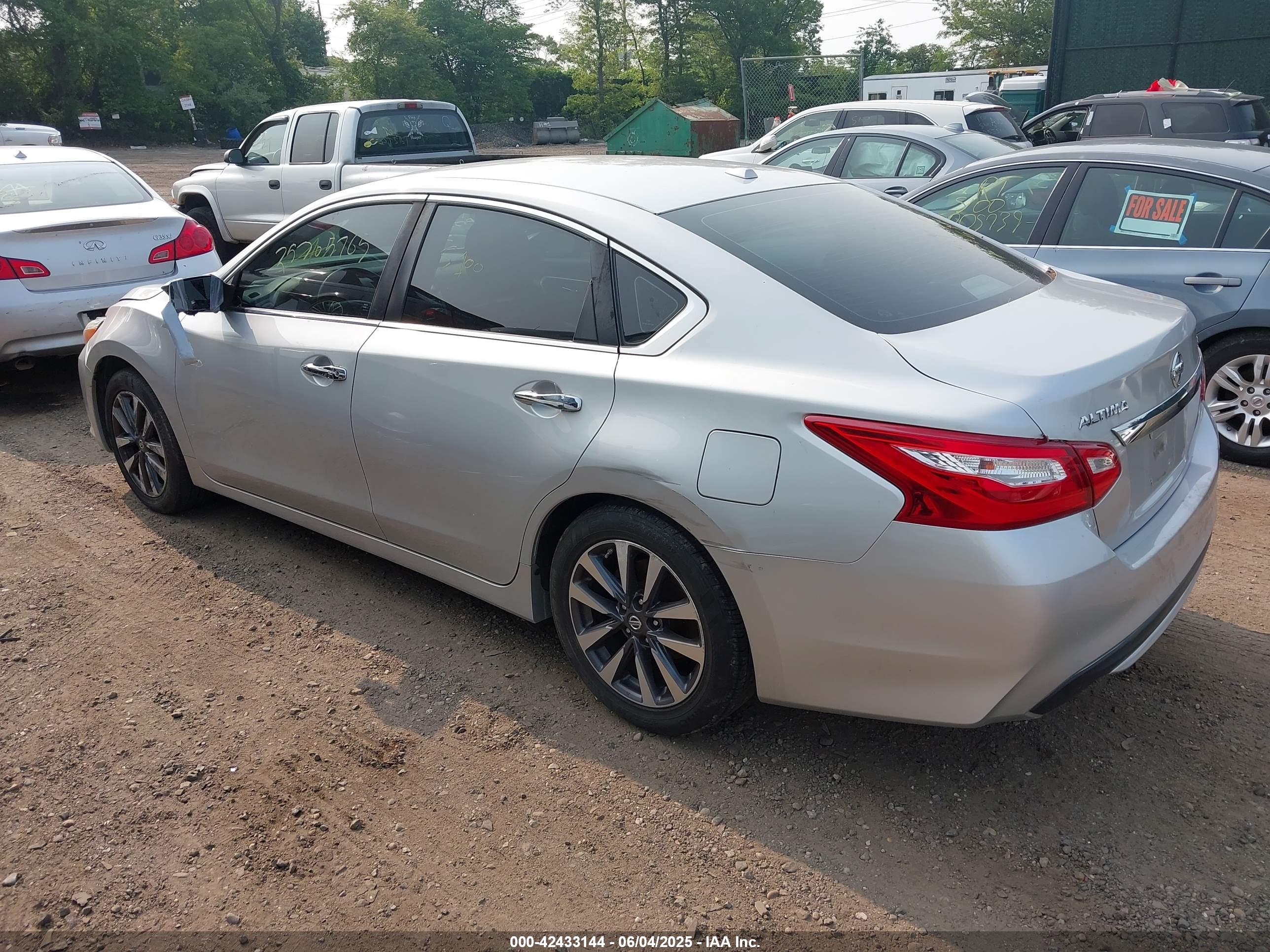 NISSAN ALTIMA image 3