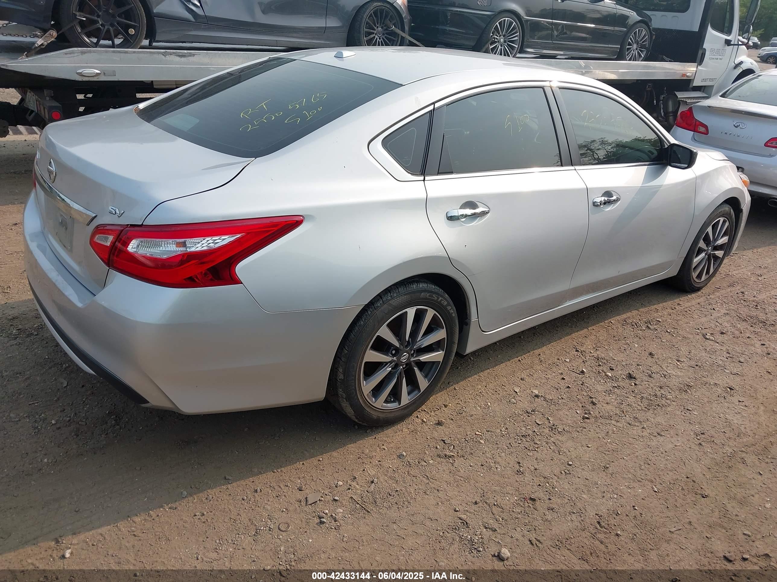 NISSAN ALTIMA image 4