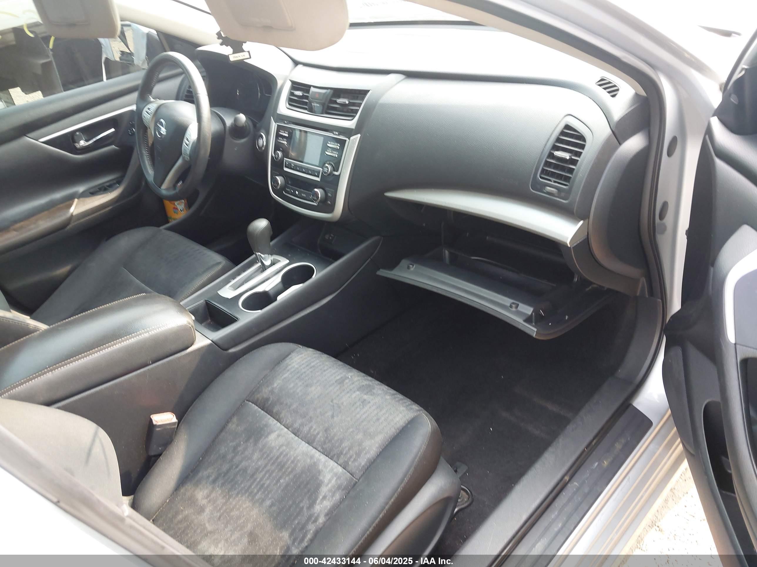 NISSAN ALTIMA image 5