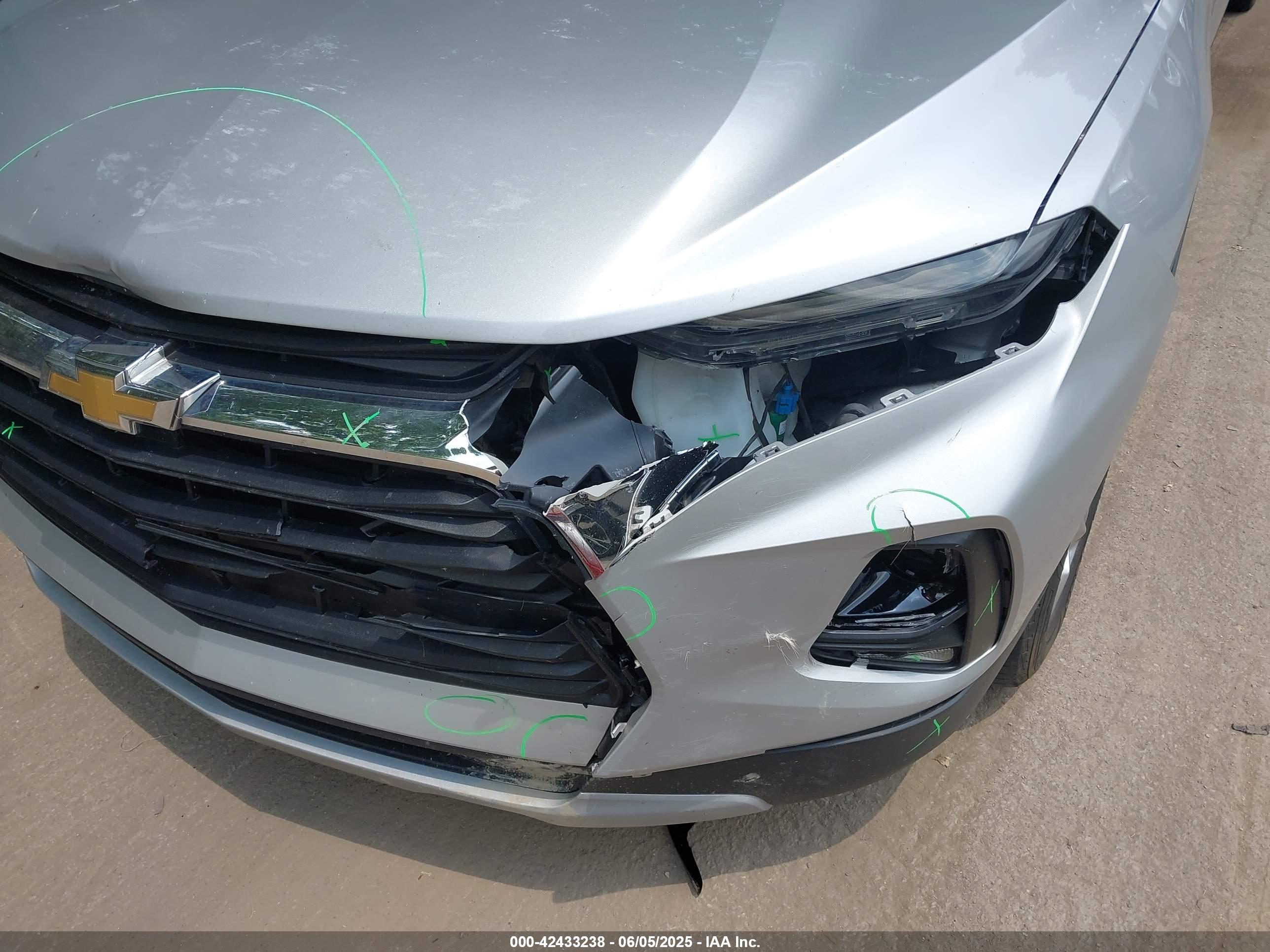 CHEVROLET BLAZER image 6