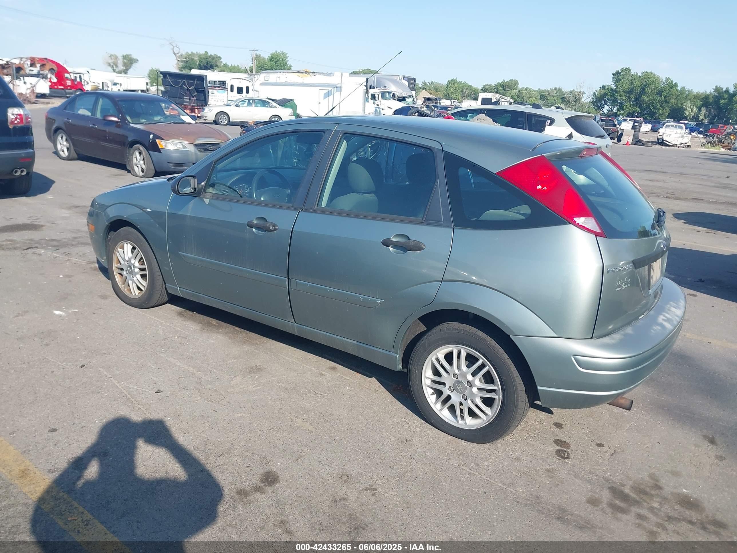 FORD FOCUS image 3