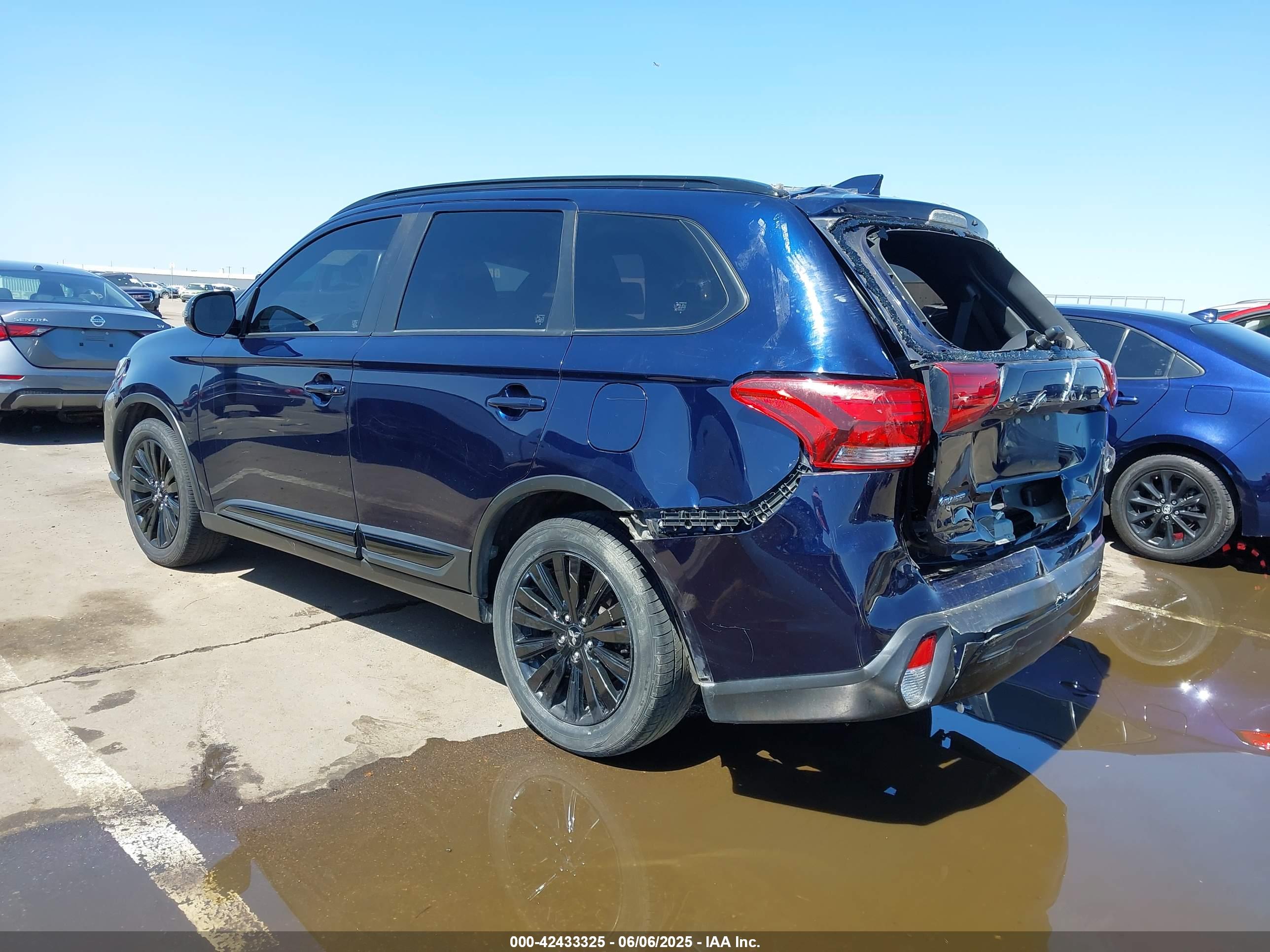 MITSUBISHI OUTLANDER image 3
