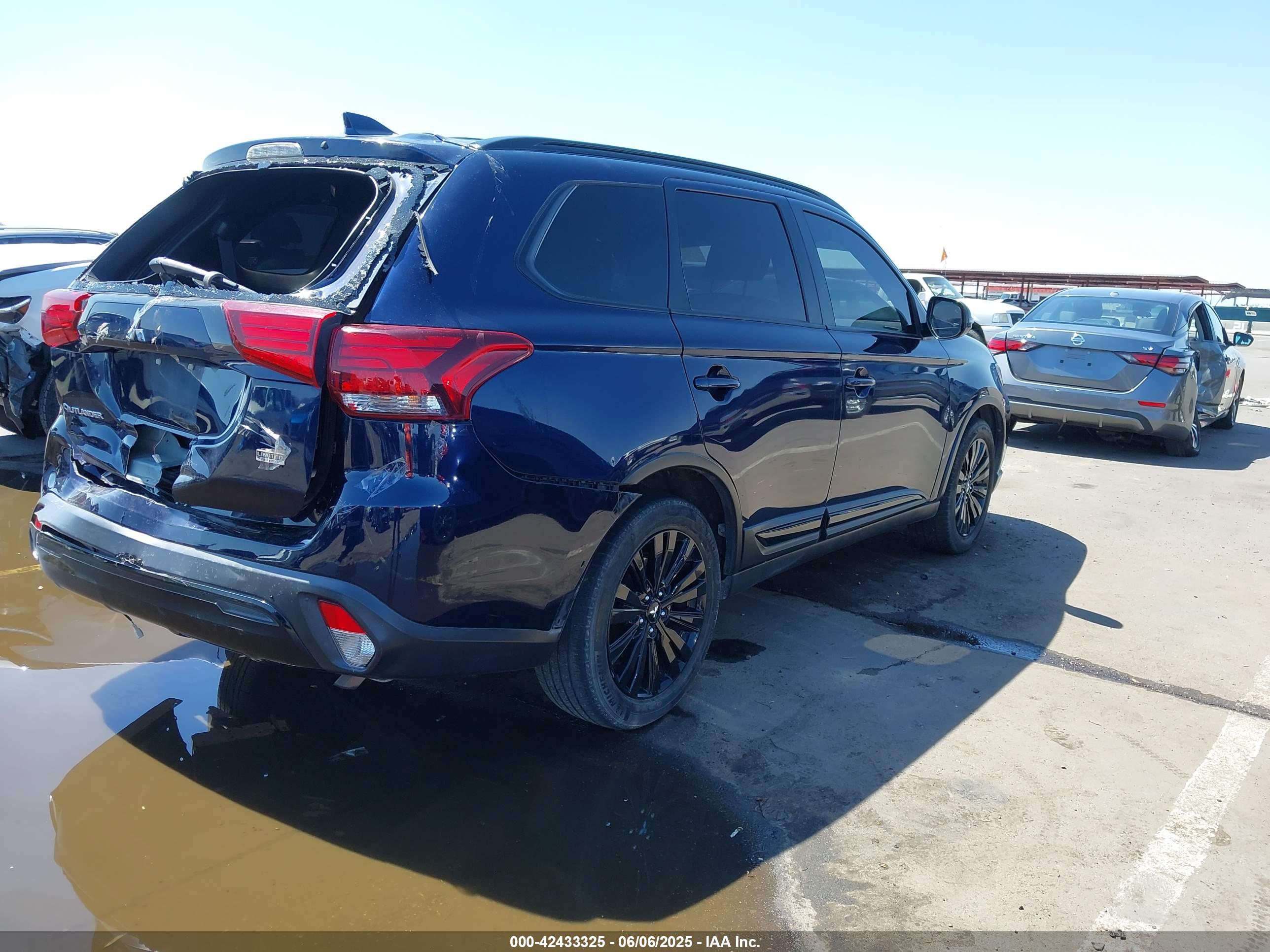 MITSUBISHI OUTLANDER image 4