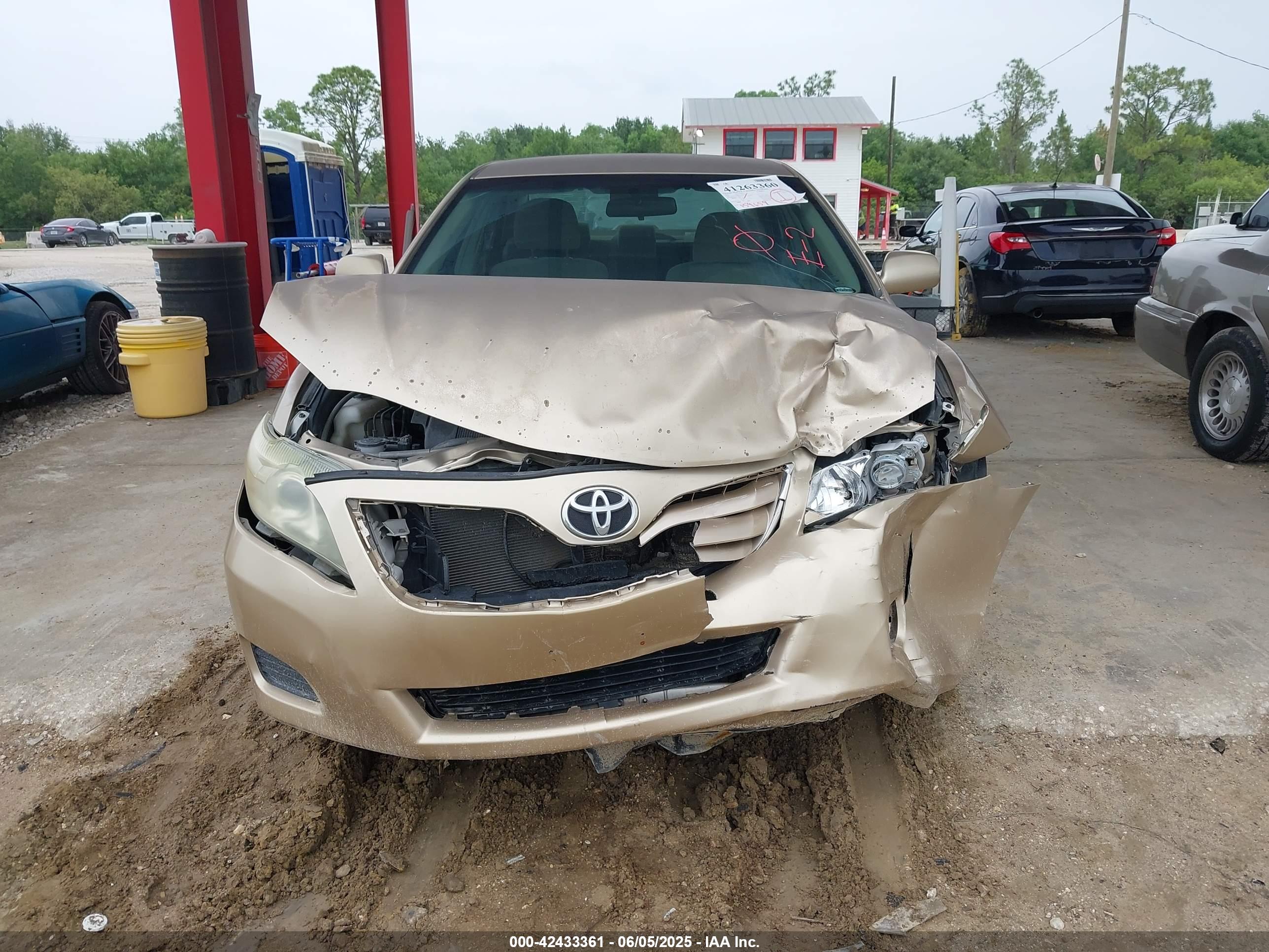 TOYOTA CAMRY image 6