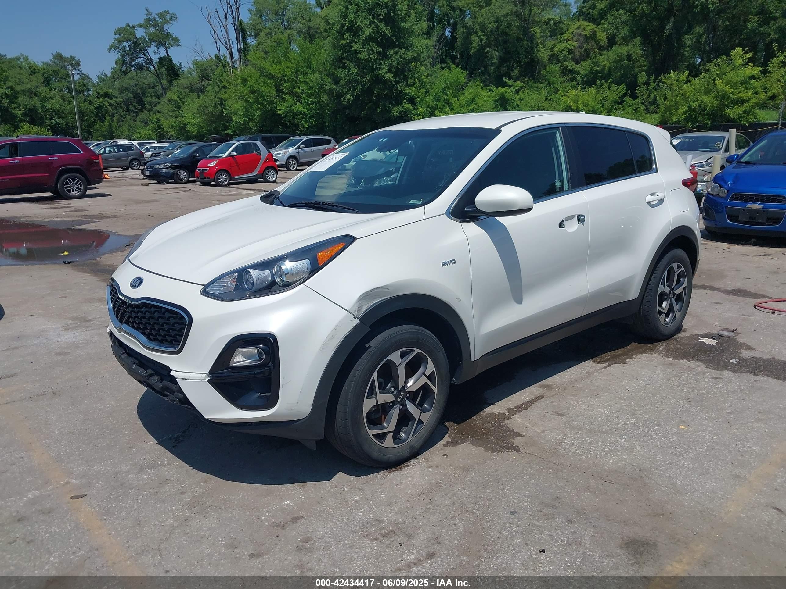 KIA SPORTAGE image 2