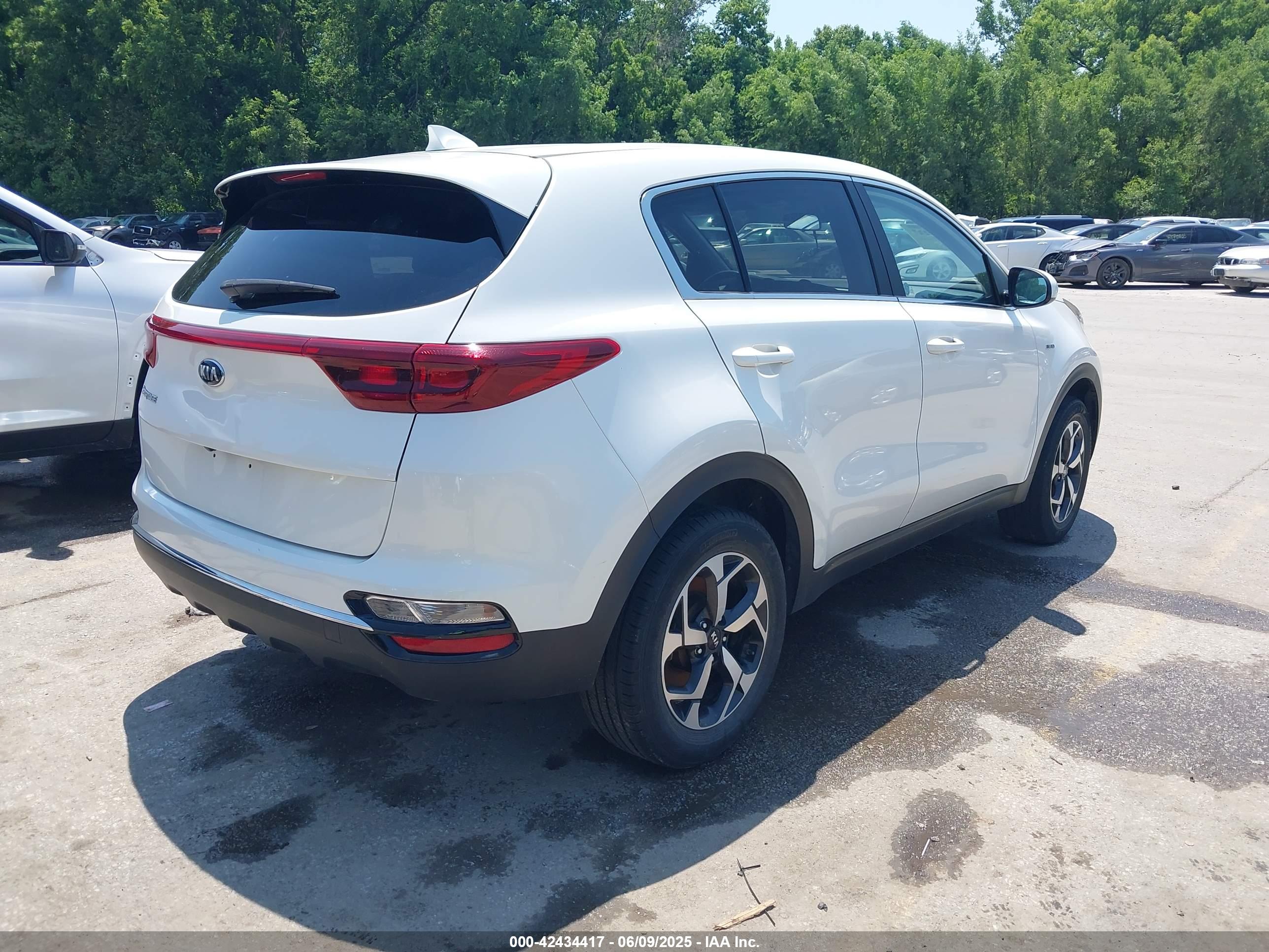 KIA SPORTAGE image 4