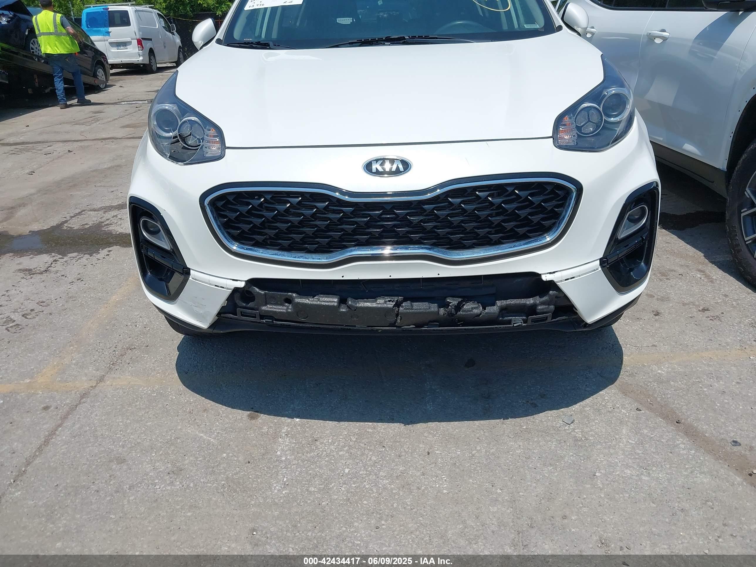 KIA SPORTAGE image 6