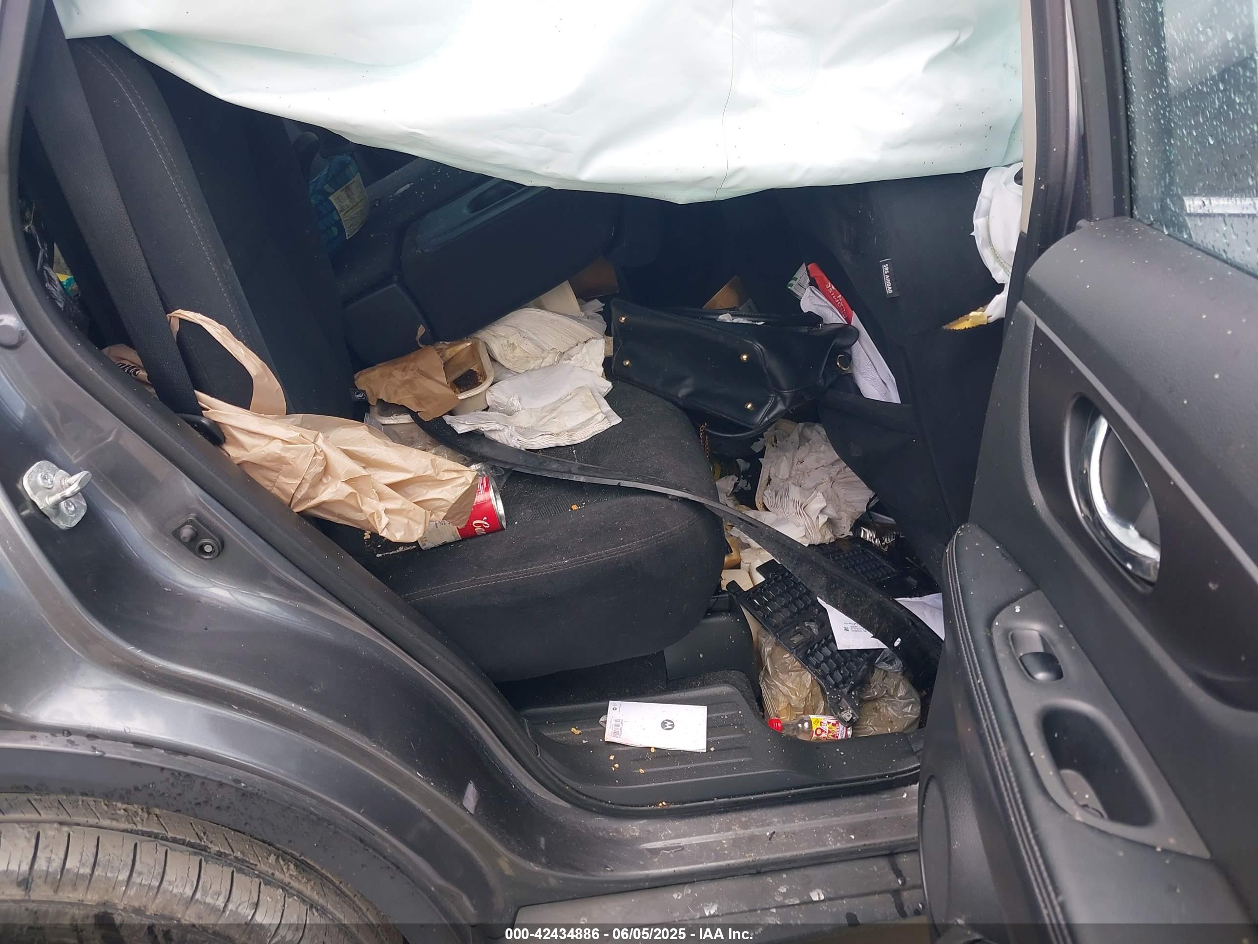 NISSAN ROGUE image 8